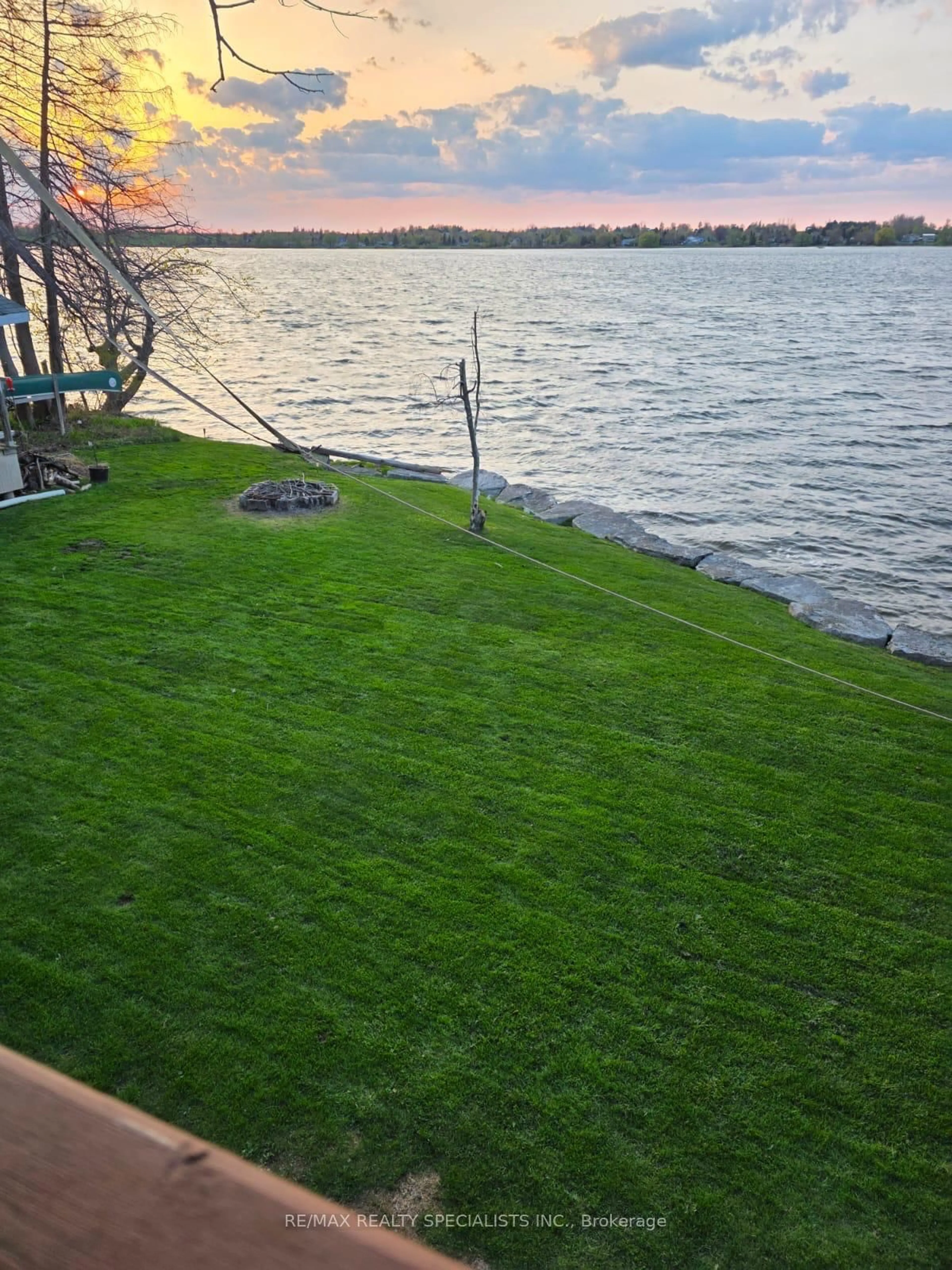A pic from outside/outdoor area/front of a property/back of a property/a pic from drone, water/lake/river/ocean view for 520 Fralicks Beach Rd, Scugog Ontario L9L 1B6