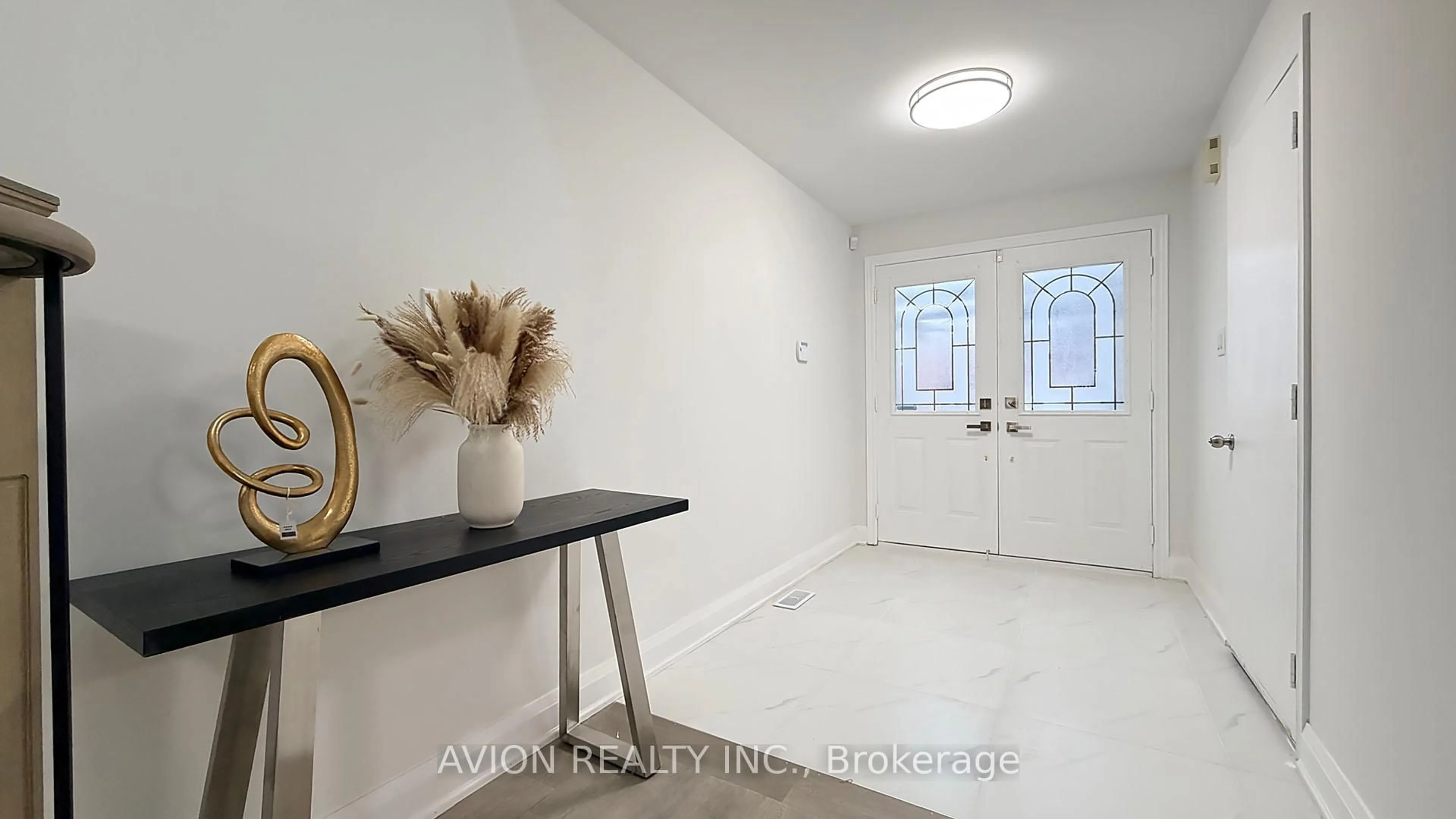 Indoor entryway for 7 Heaslip Terr, Toronto Ontario M1T 1W8