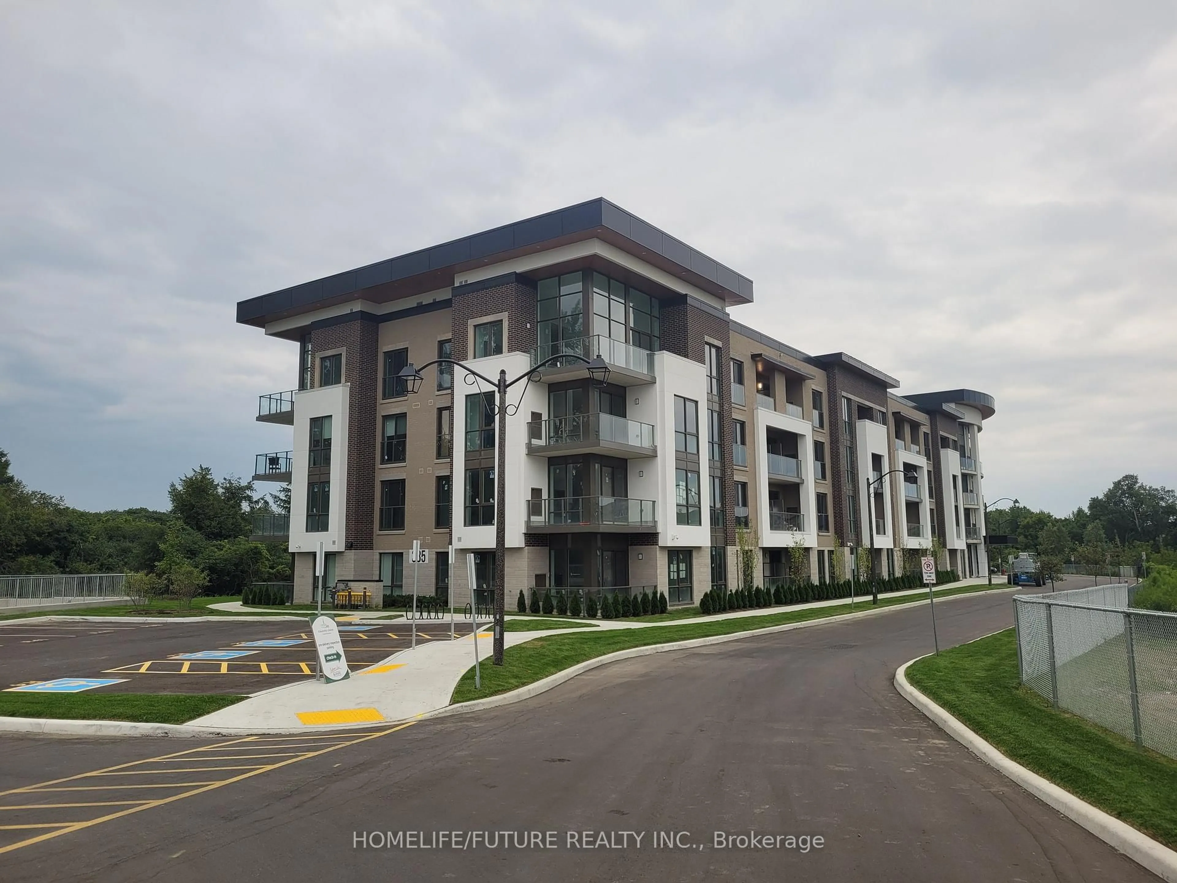 Unknown for 385 Artic Red Dr #426, Oshawa Ontario L1L 0W9