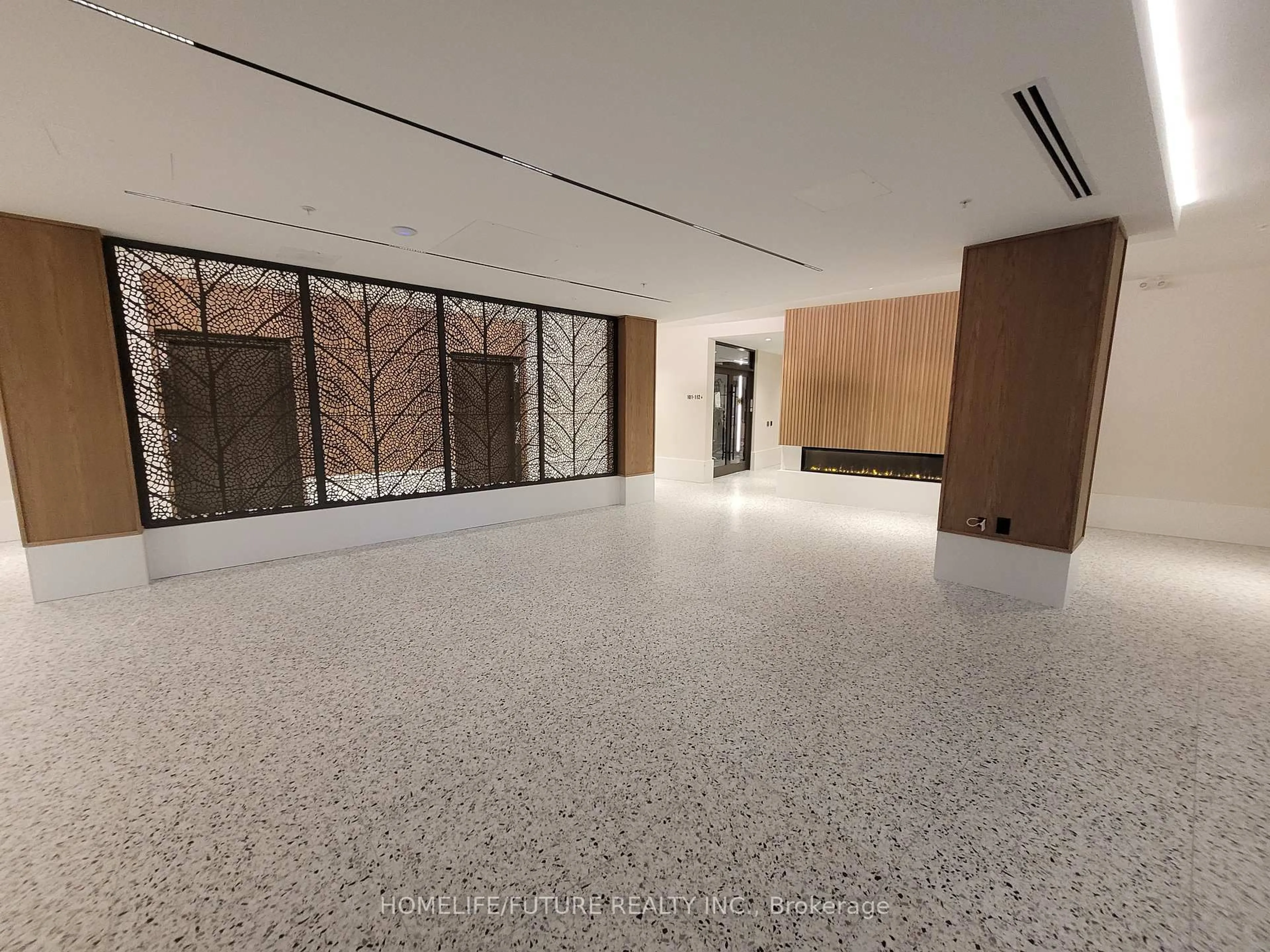 Indoor foyer for 385 Artic Red Dr #426, Oshawa Ontario L1L 0W9