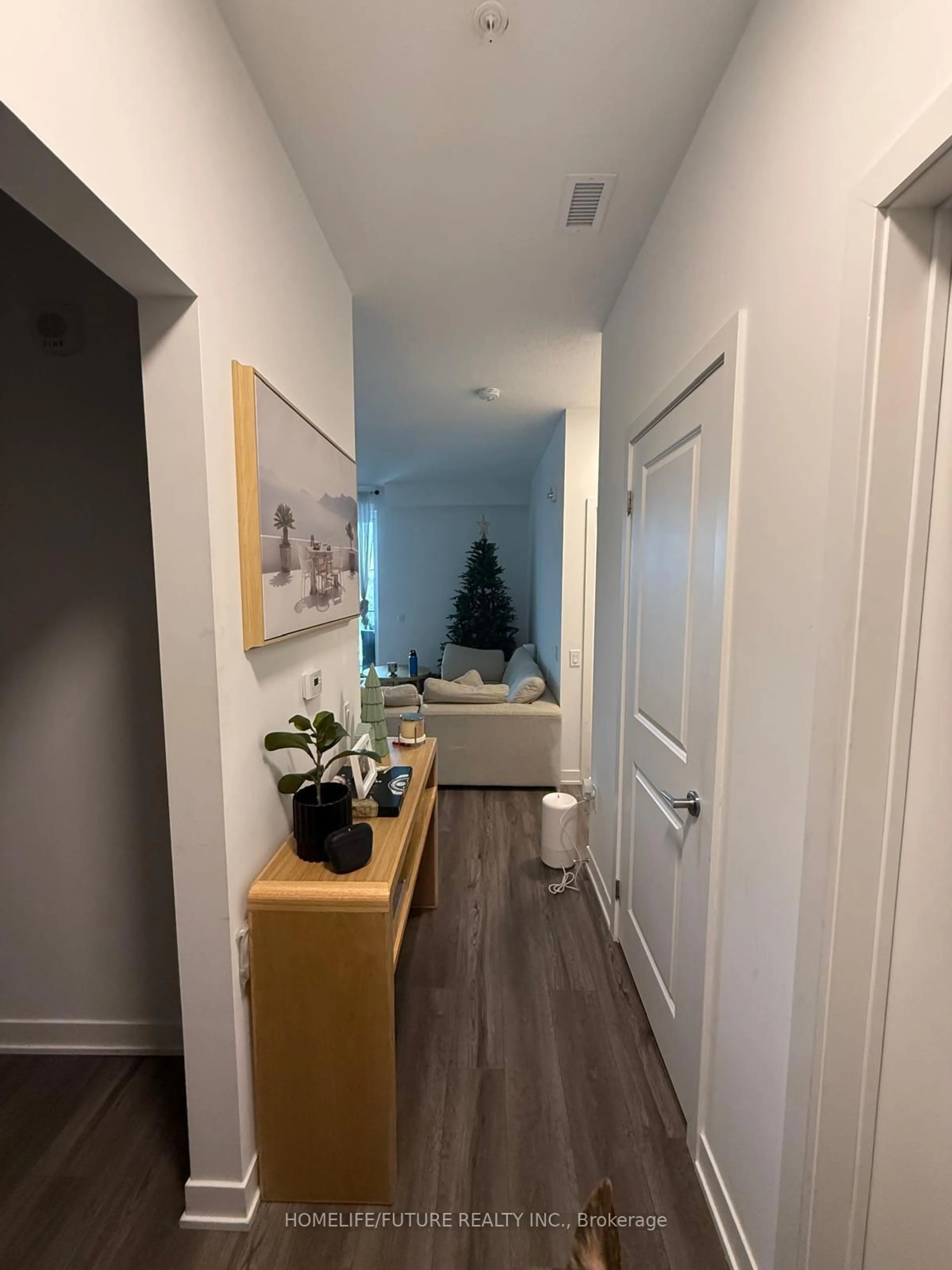 Indoor entryway for 385 Artic Red Dr #426, Oshawa Ontario L1L 0W9