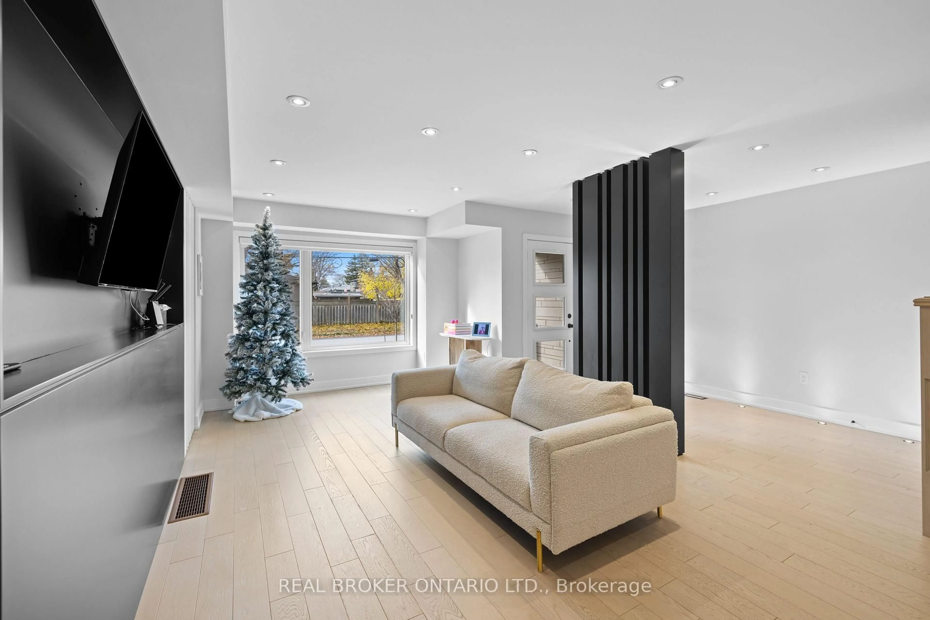 Unknown for 1308 Gull Crossing, Pickering Ontario L1W 0B7