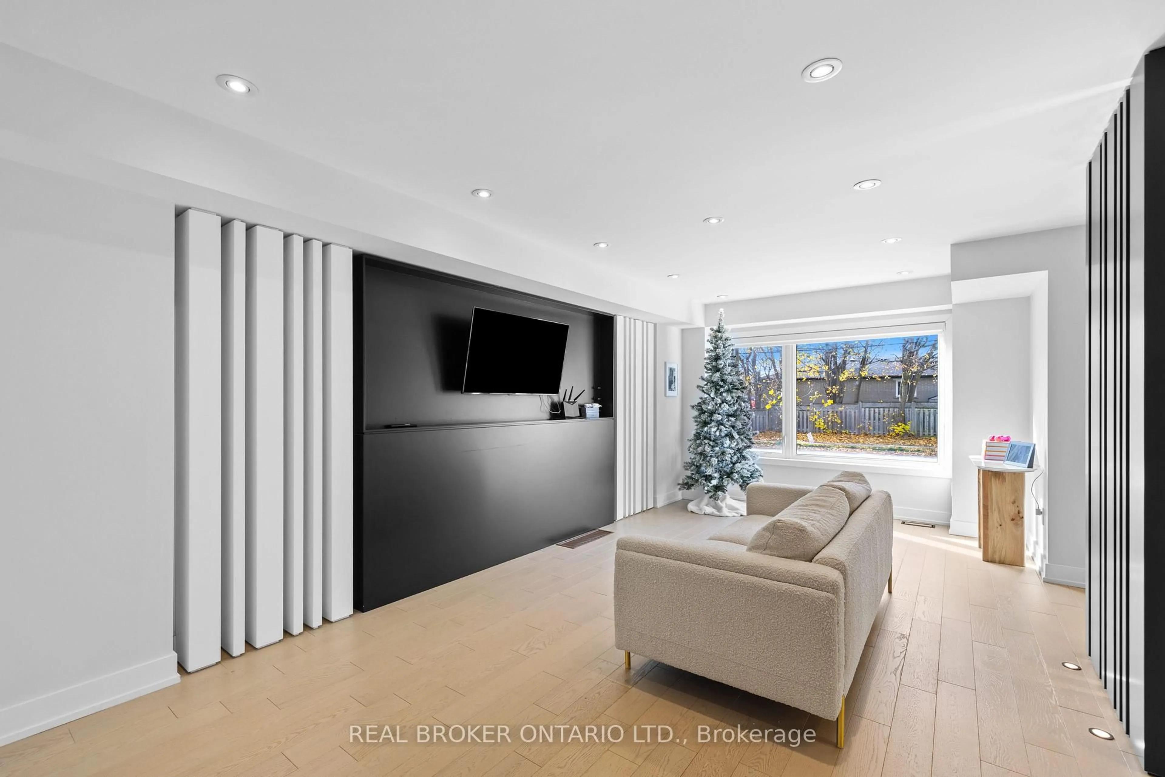 Home theater for 1308 Gull Crossing, Pickering Ontario L1W 0B7