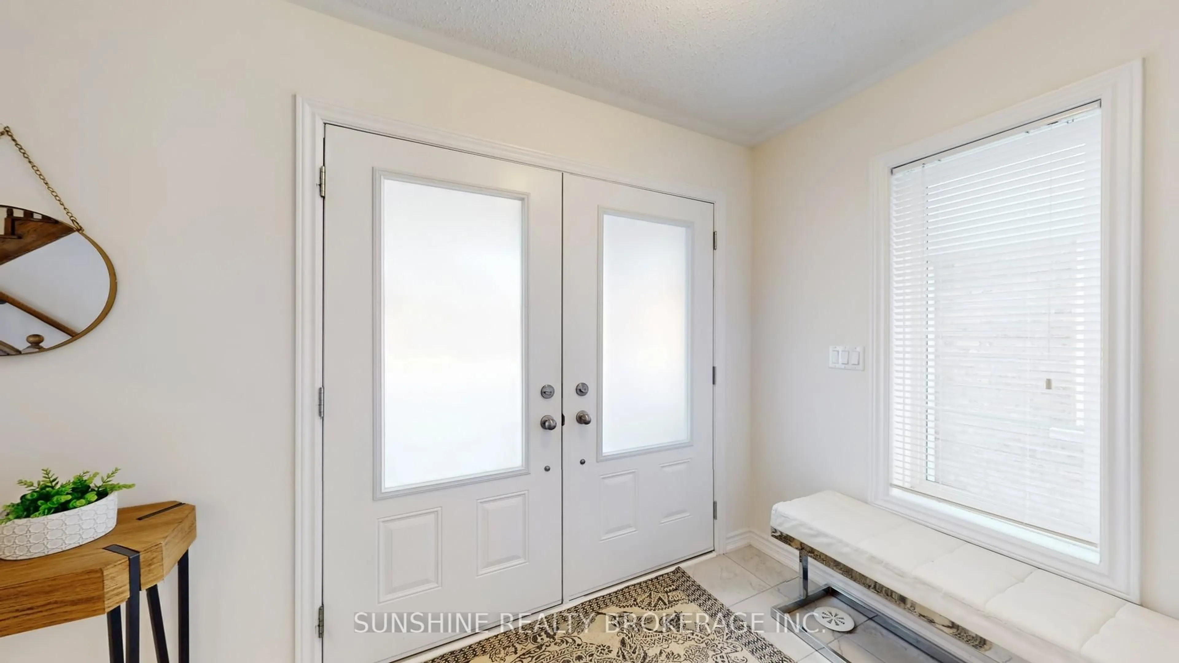 Indoor entryway for 10 Cornerside Way, Whitby Ontario L1M 0L8