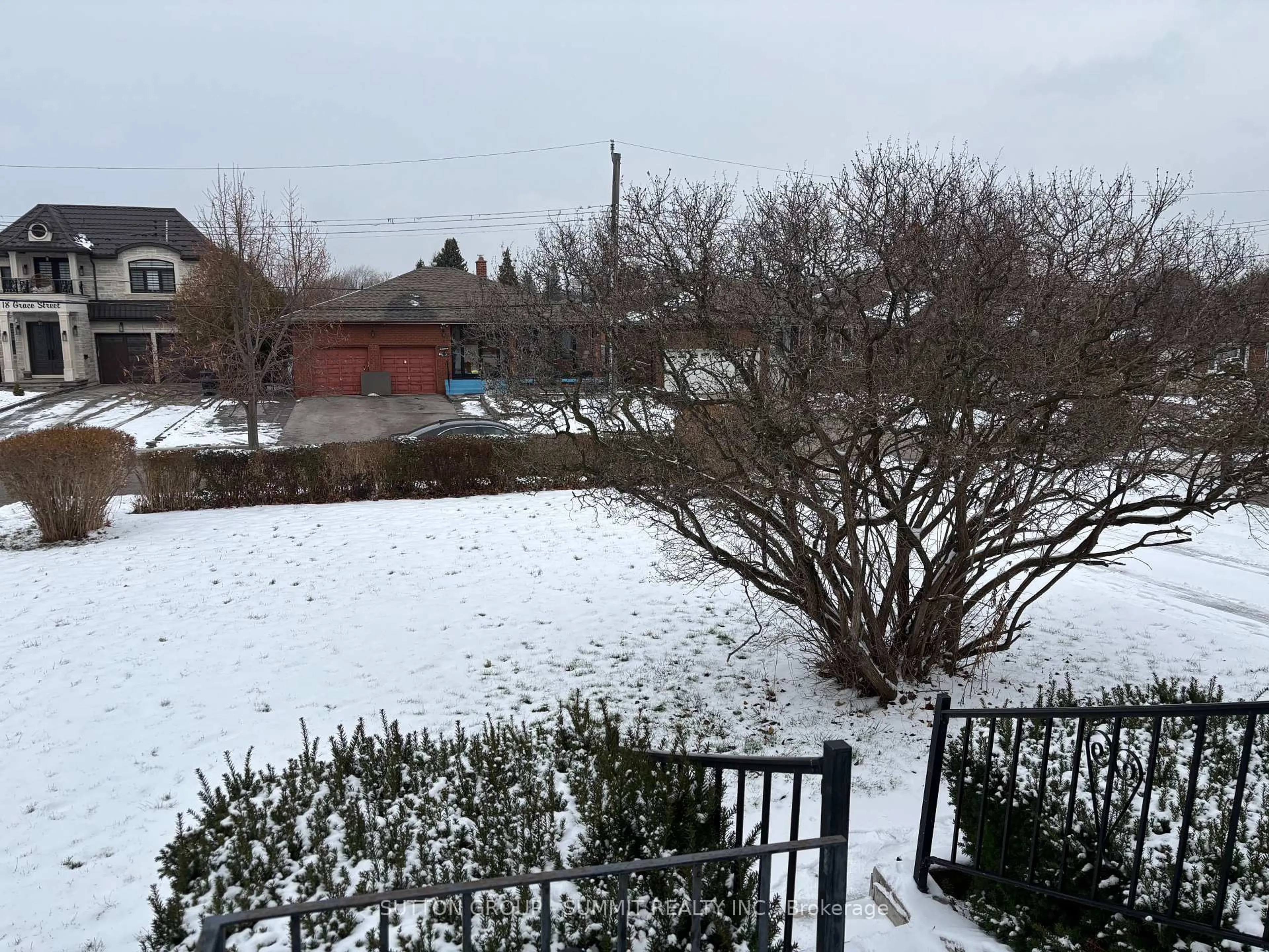 A pic from outside/outdoor area/front of a property/back of a property/a pic from drone, unknown for 21 GRACE St, Toronto Ontario M1J 2M3