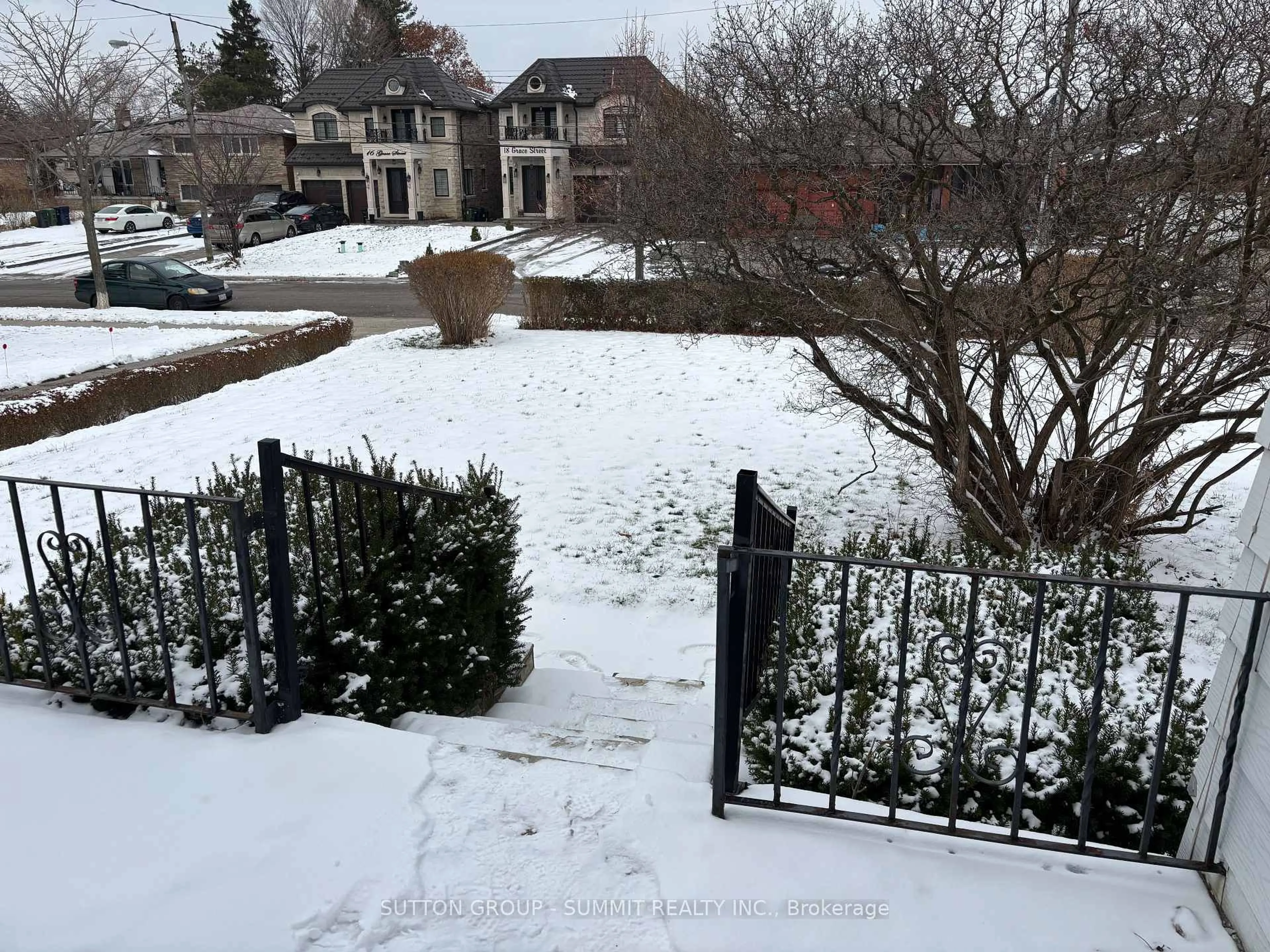 A pic from outside/outdoor area/front of a property/back of a property/a pic from drone, street for 21 GRACE St, Toronto Ontario M1J 2M3