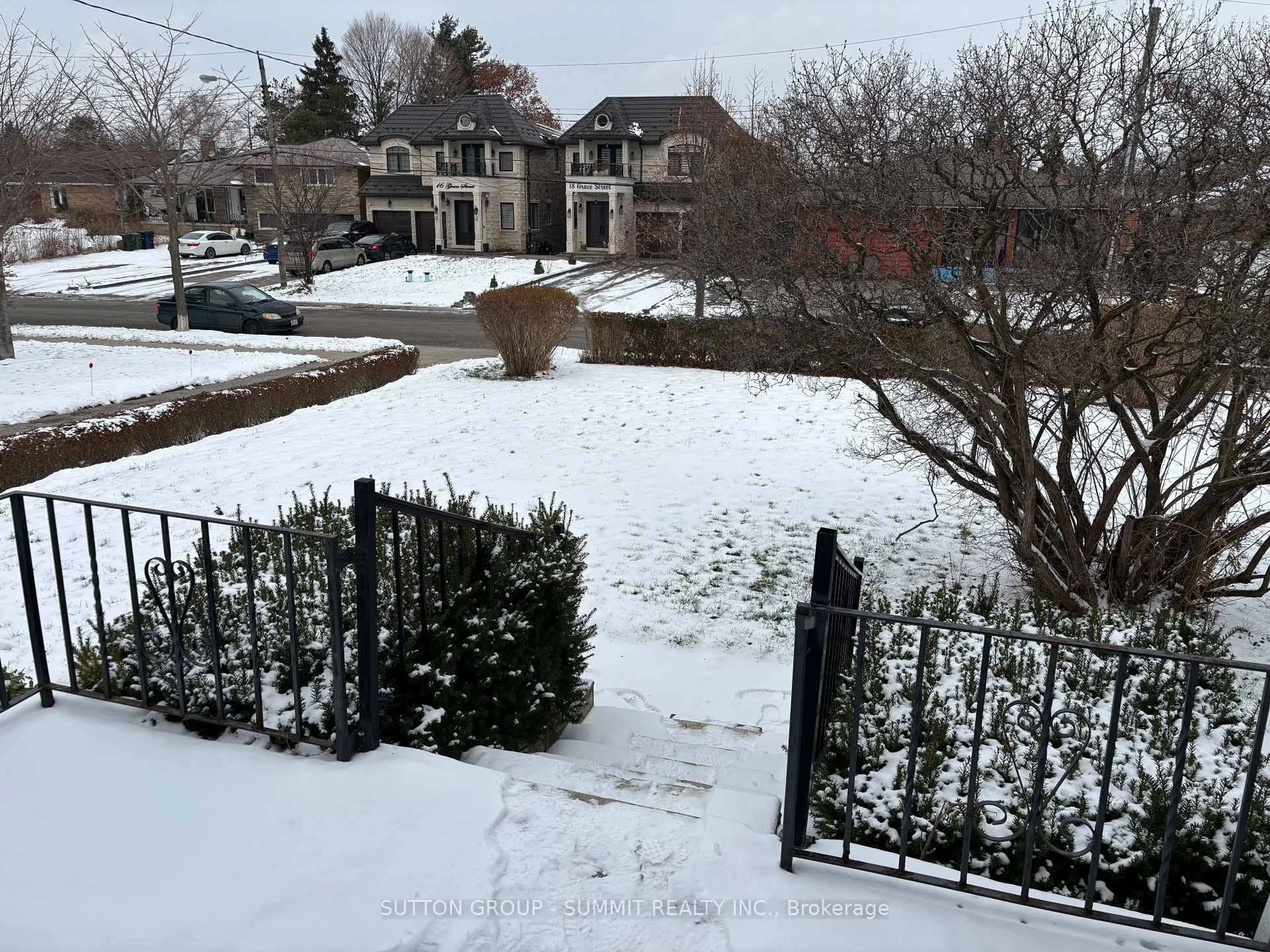 A pic from outside/outdoor area/front of a property/back of a property/a pic from drone, street for 21 GRACE St, Toronto Ontario M1J 2M3