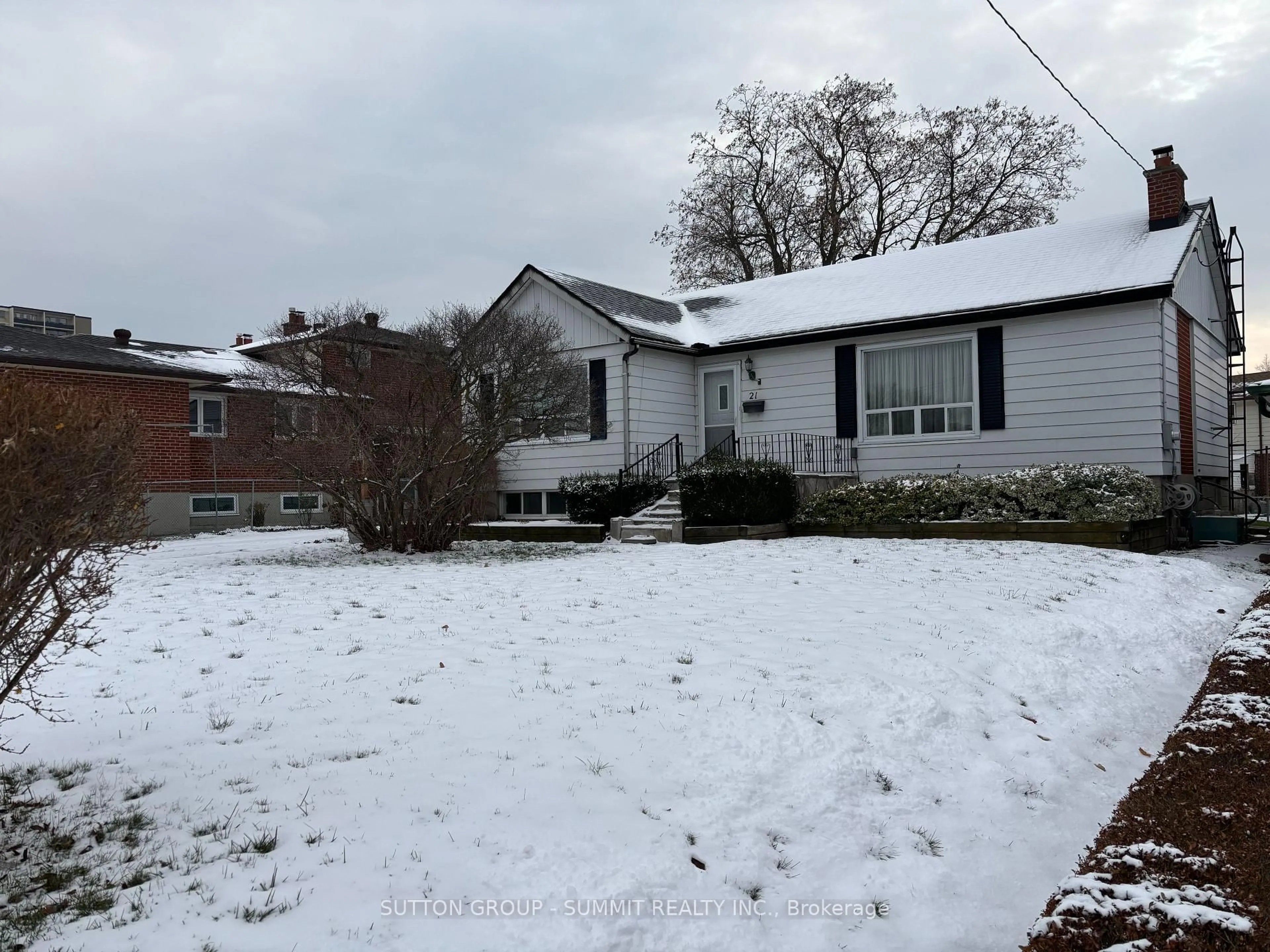 A pic from outside/outdoor area/front of a property/back of a property/a pic from drone, street for 21 GRACE St, Toronto Ontario M1J 2M3