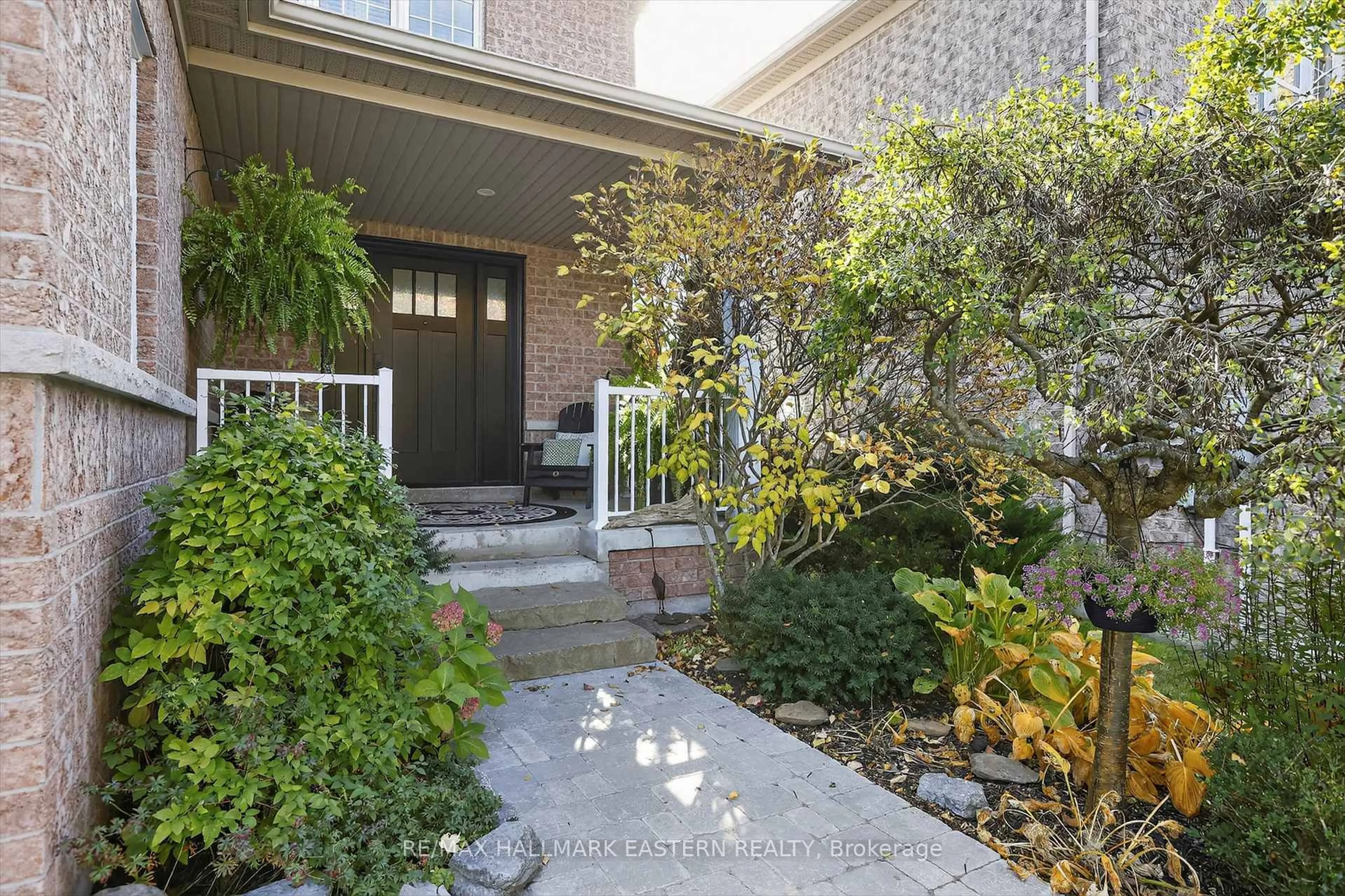 Unknown for 110 Sleeman Sq, Clarington Ontario L1E 3K5