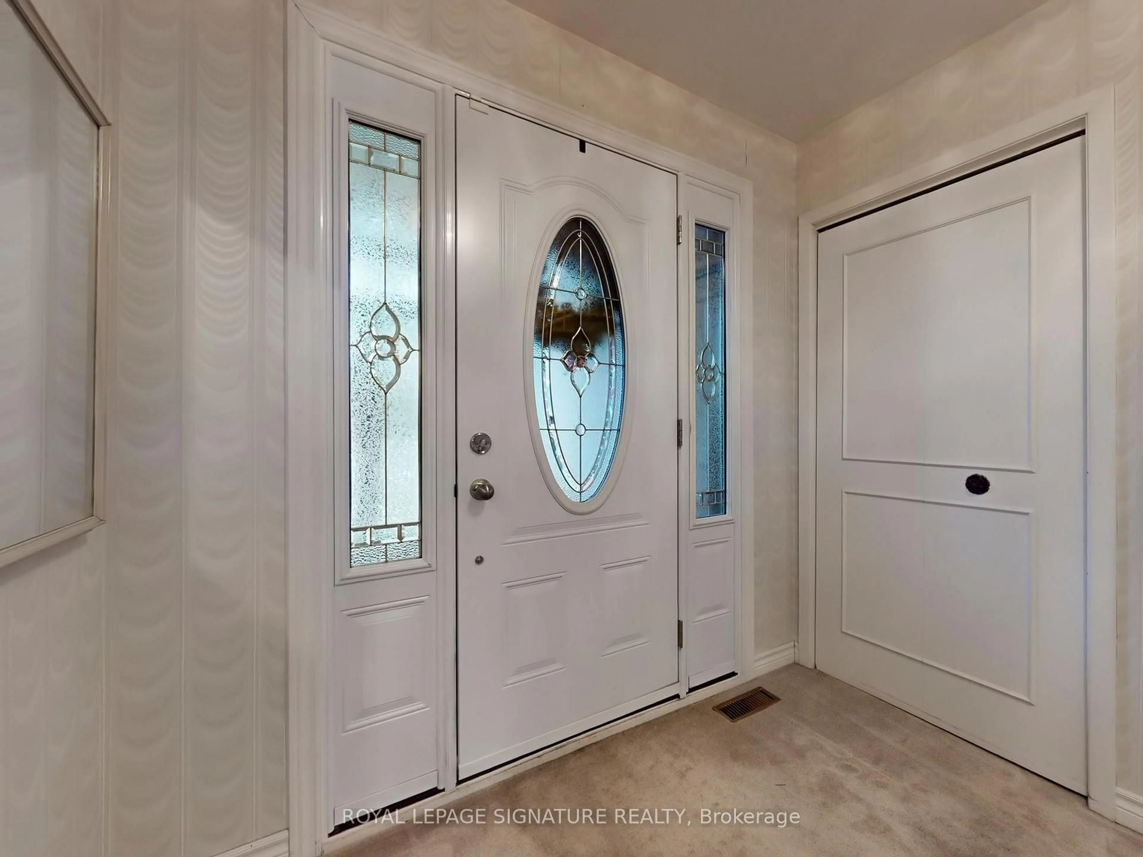 Indoor entryway for 34 Charade Crt, Toronto Ontario M1W 1C8