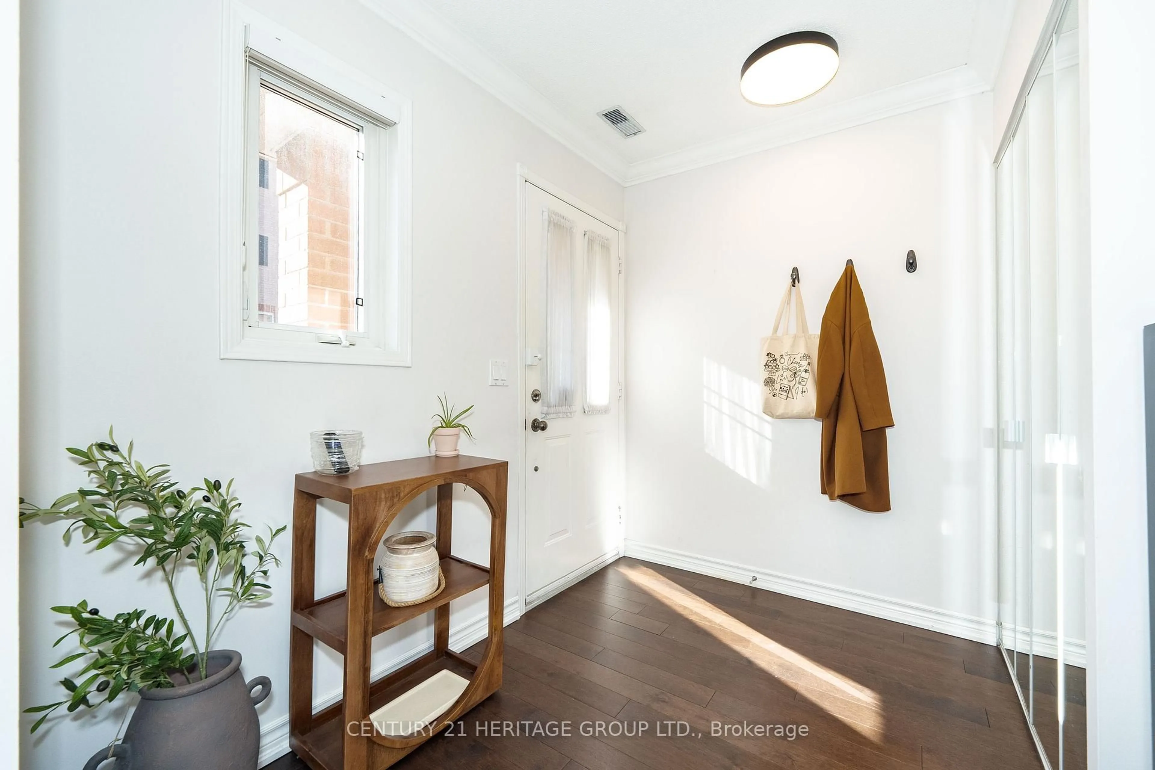 Indoor entryway for 1400 The Esplanade Rd #500, Pickering Ontario L1V 6V2