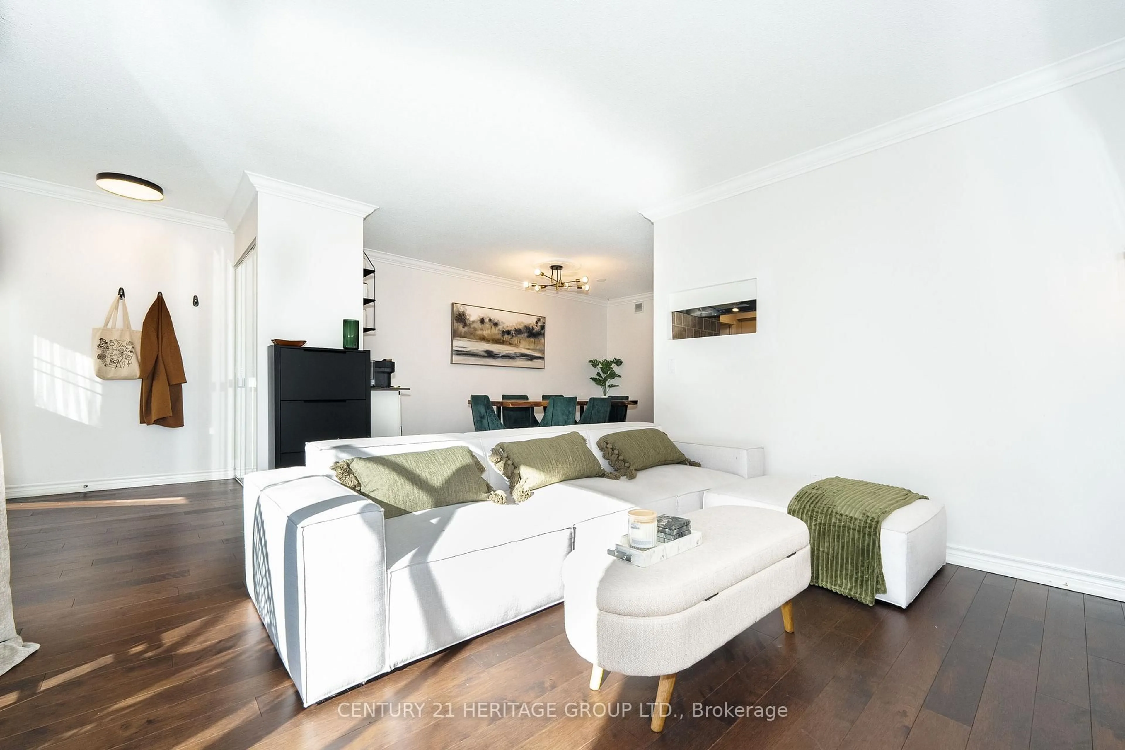 Living room with furniture, wood/laminate floor for 1400 The Esplanade Rd #500, Pickering Ontario L1V 6V2