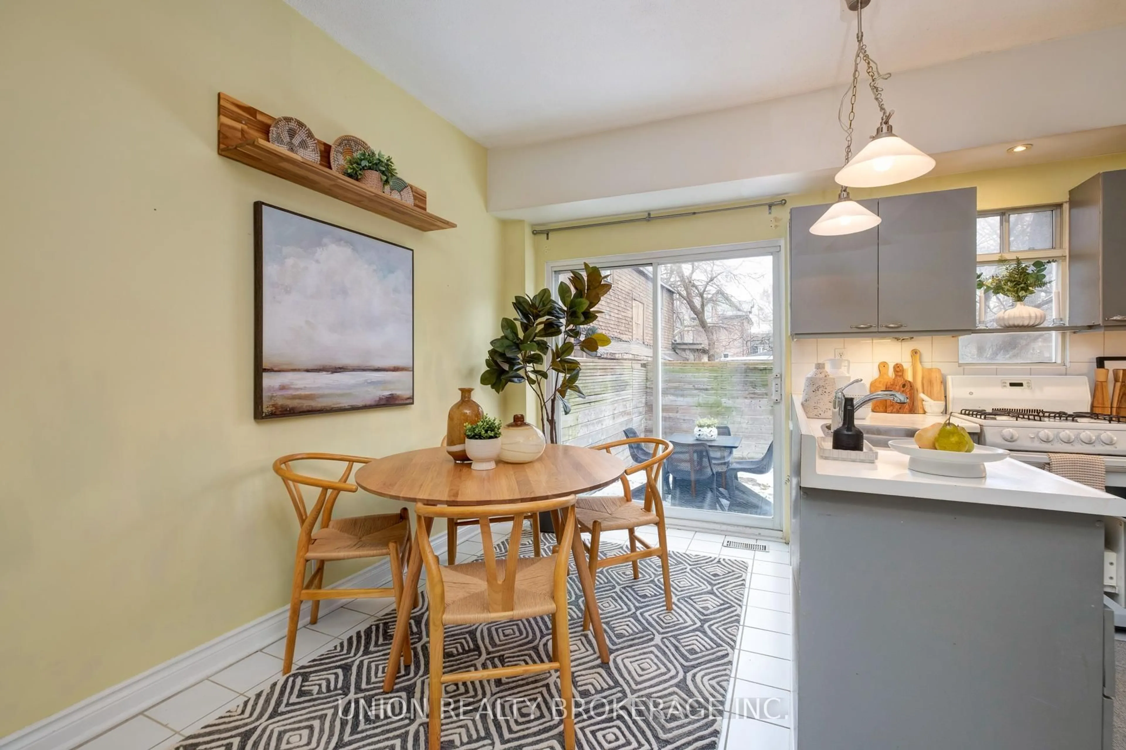 Unknown for 211 De Grassi St, Toronto Ontario M4M 2K8