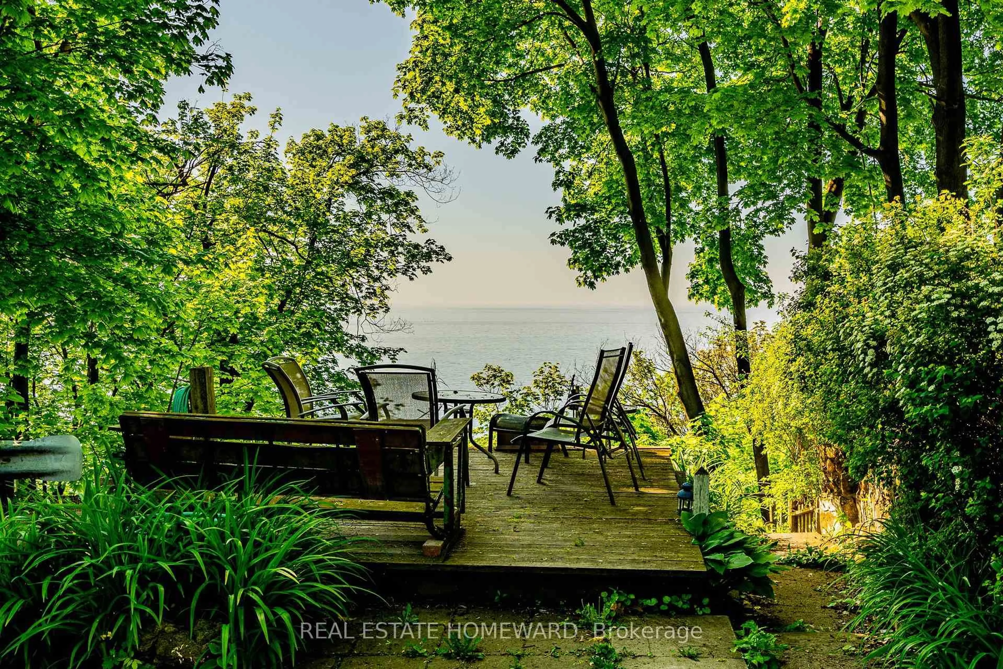 Patio, water/lake/river/ocean view for 3025 Queen St, Toronto Ontario M1N 1A5