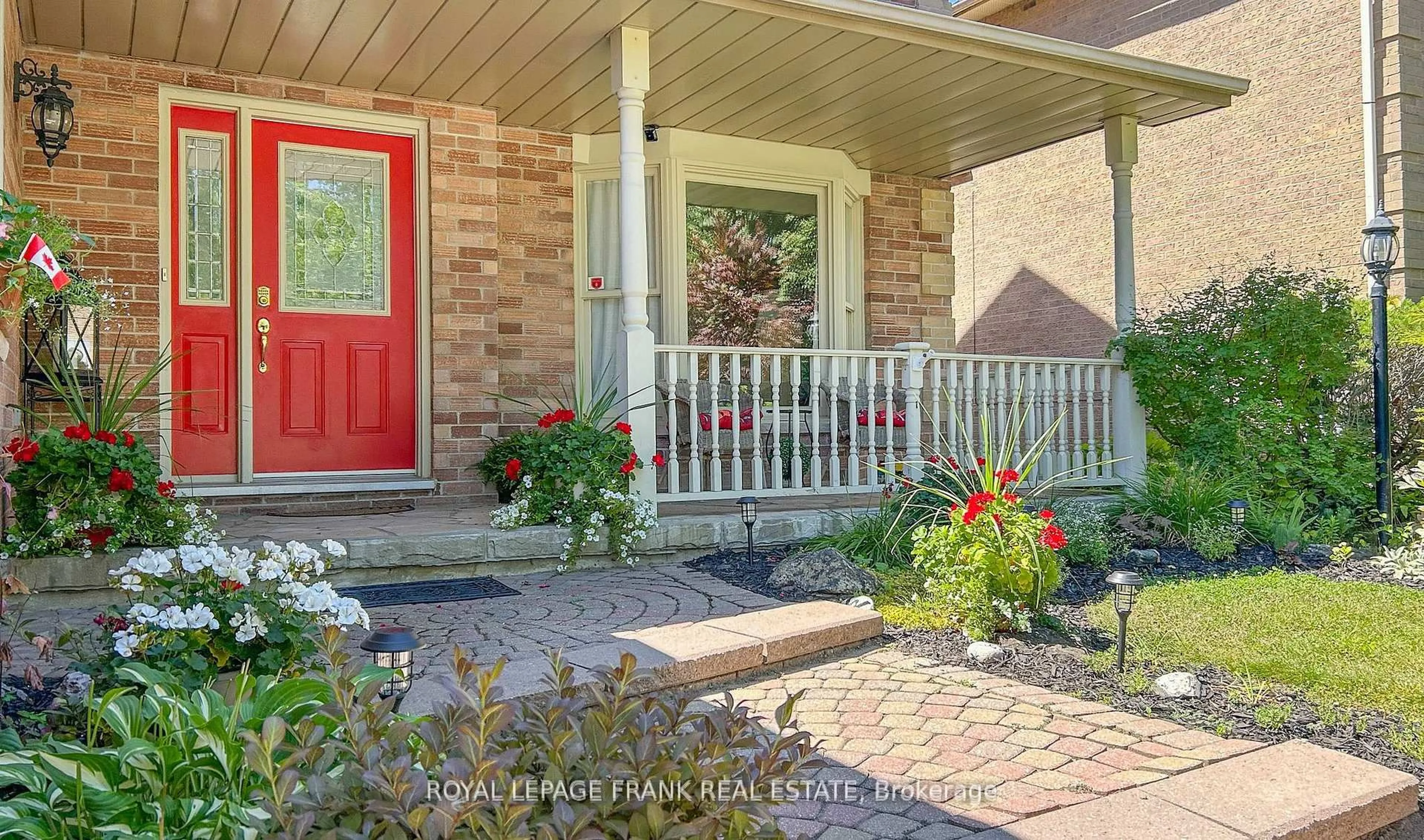 Indoor entryway for 61 Allayden Dr, Whitby Ontario L1P 1L5