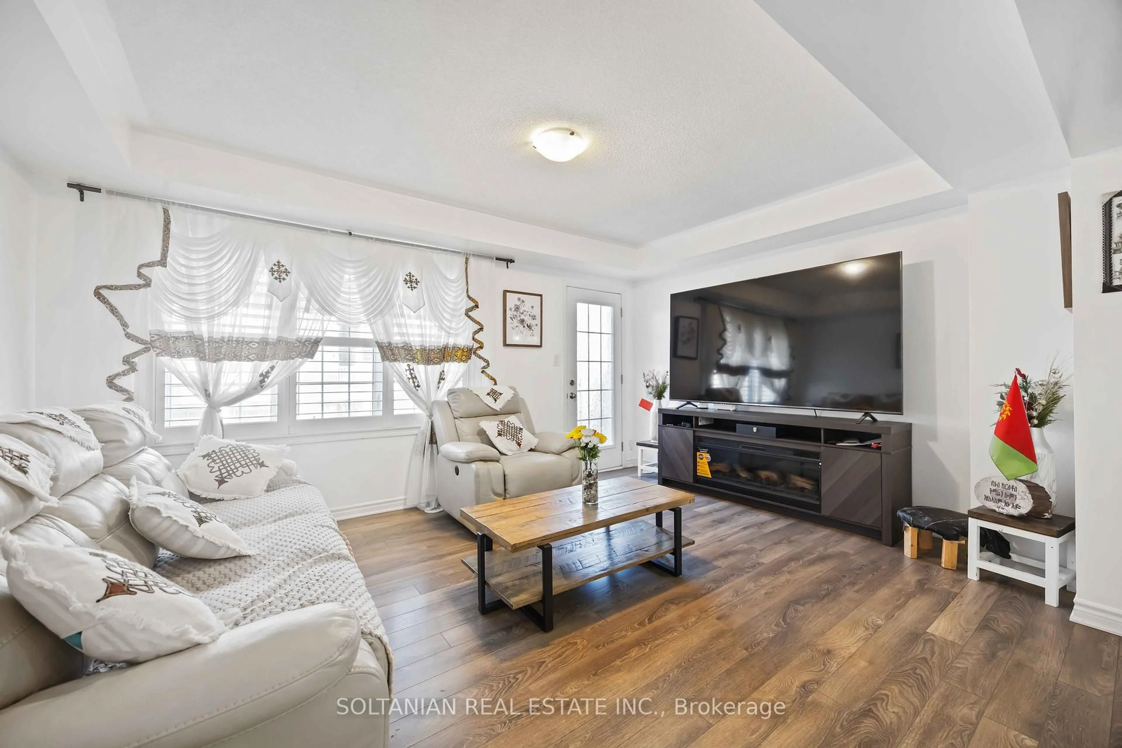 Living room with furniture, unknown for 1103 Silk St, Pickering Ontario L1X 0E8