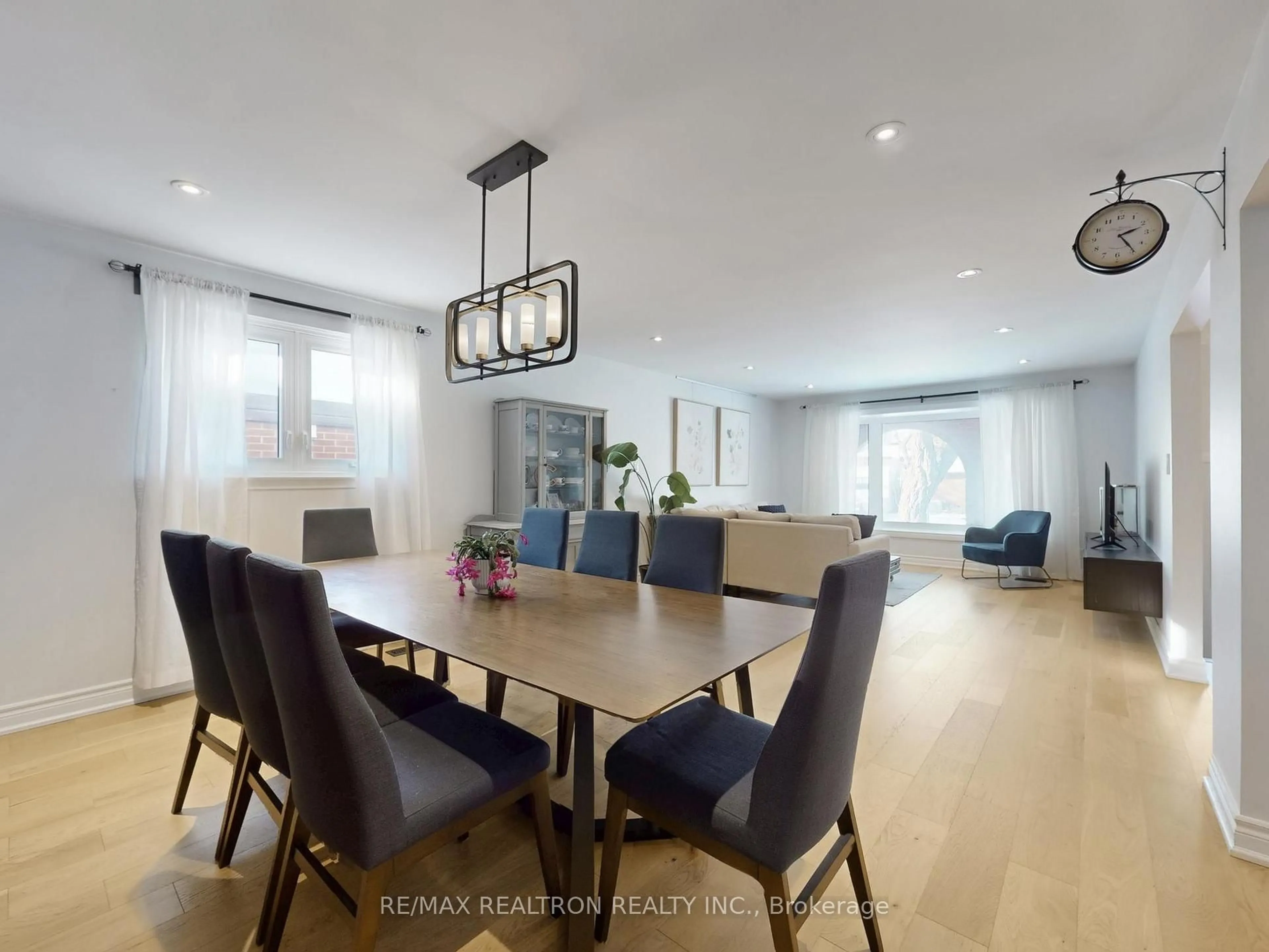 Dining room, wood/laminate floor for 40 Eastlea Cres, Toronto Ontario M1T 3A6