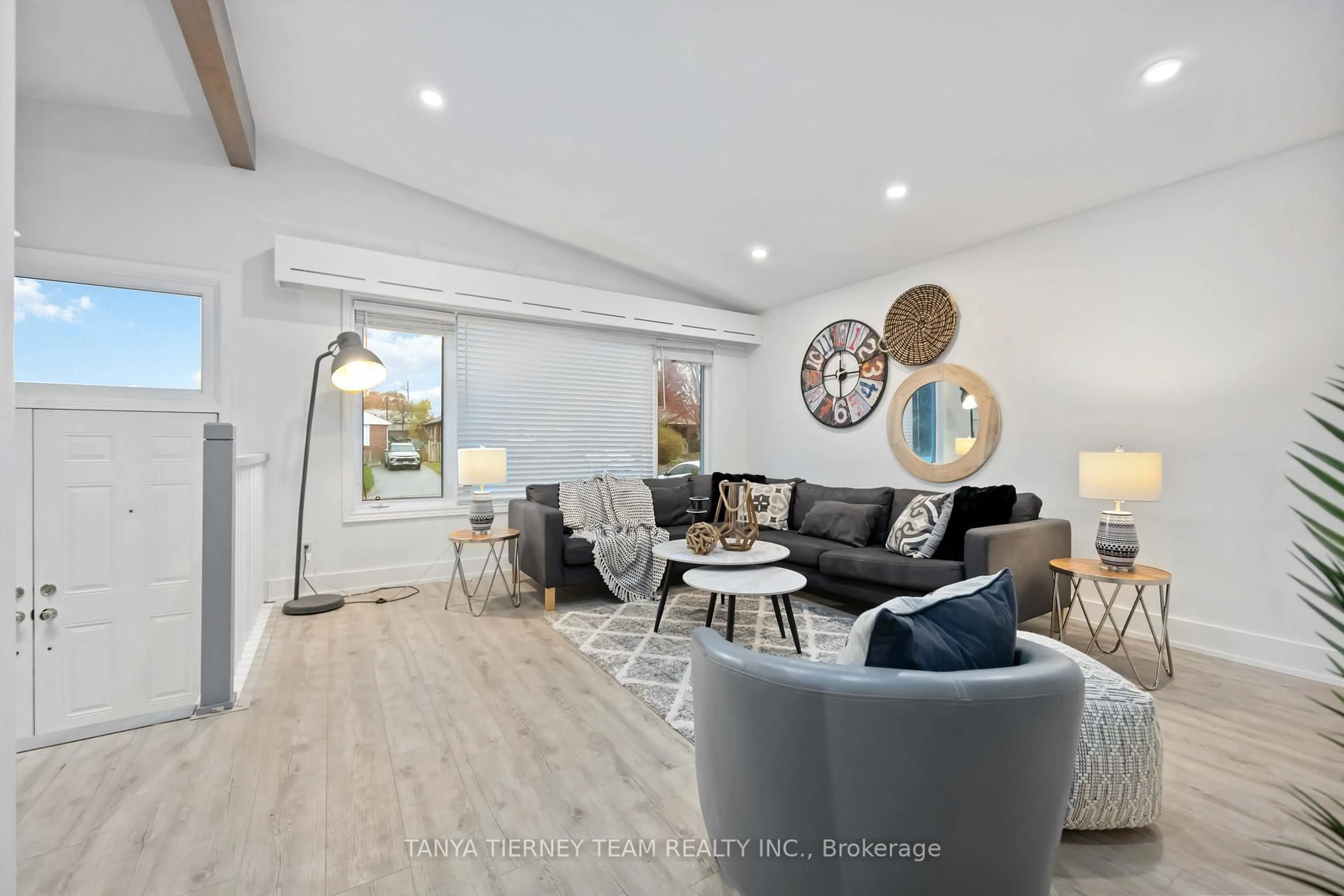 Living room with furniture, unknown for 929 Masson St, Oshawa Ontario L1G 5B3