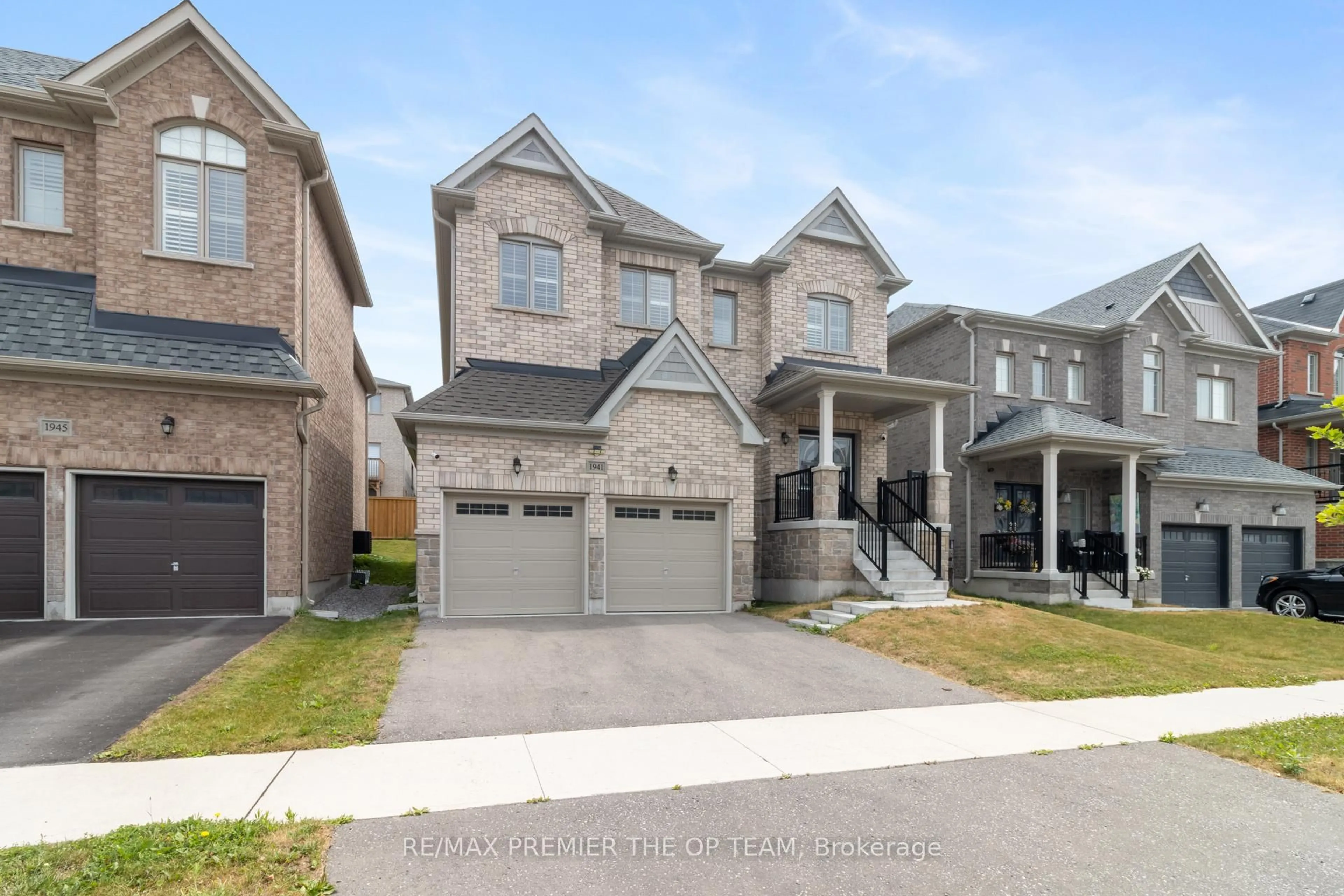 Home with brick exterior material, street for 1941 Don White Crt, Oshawa Ontario L1K 1A1