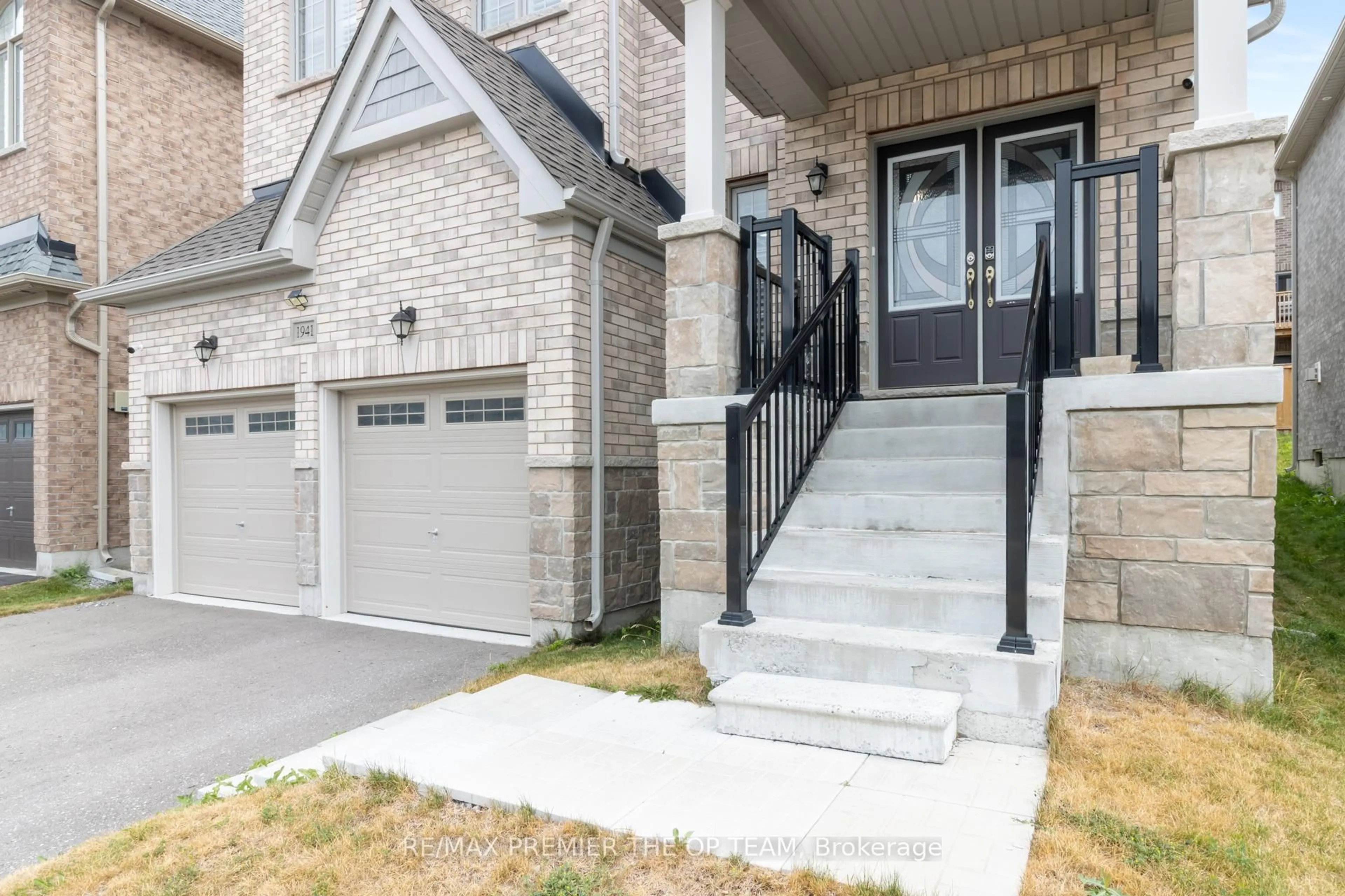 Home with brick exterior material, street for 1941 Don White Crt, Oshawa Ontario L1K 1A1