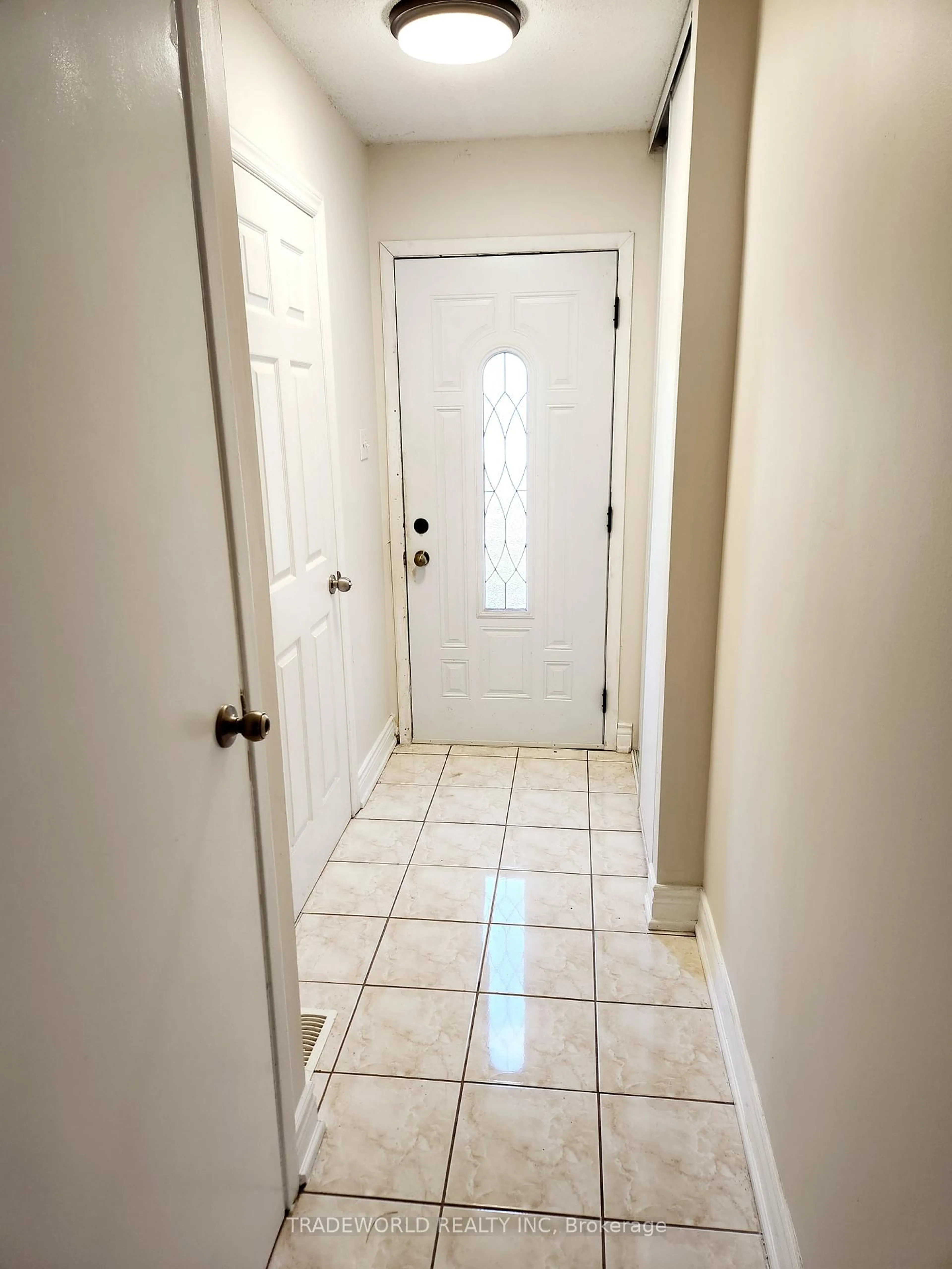 Indoor entryway for 72 Dusay Pl #31, Toronto Ontario M1W 2N2