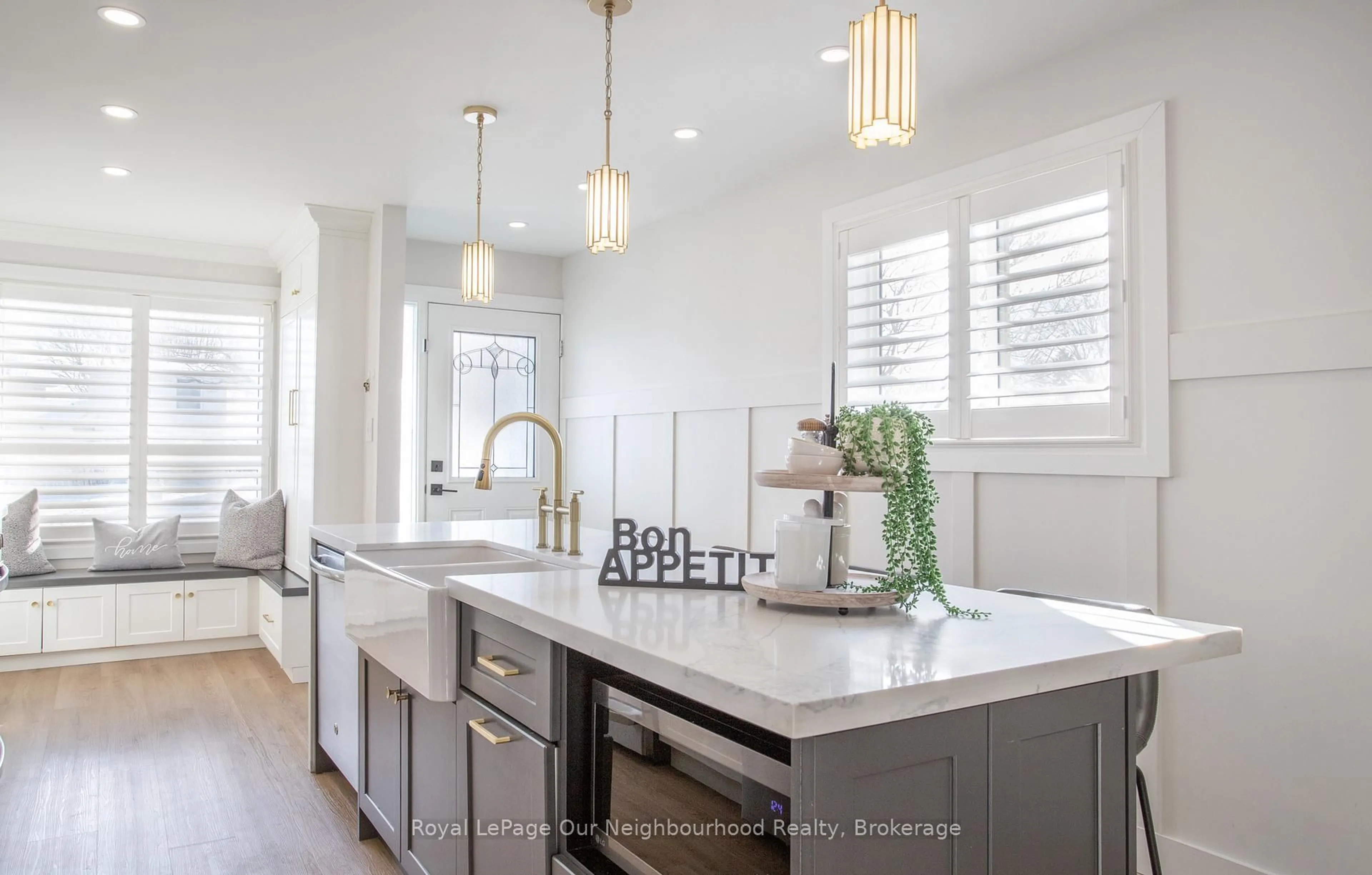 Contemporary kitchen, ceramic/tile floor for 18 Hailey Crt, Clarington Ontario L1C 3X5
