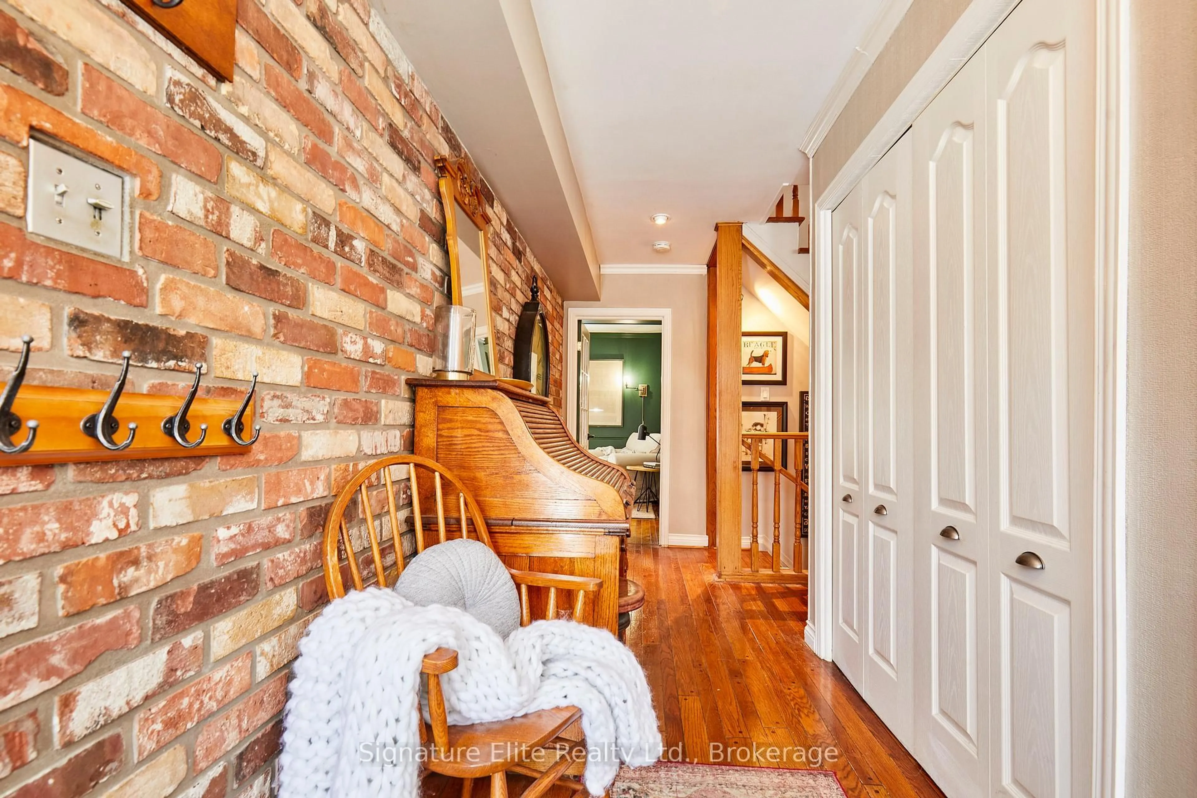 Indoor entryway for 115 Toynbee Tr, Toronto Ontario M1E 1G5