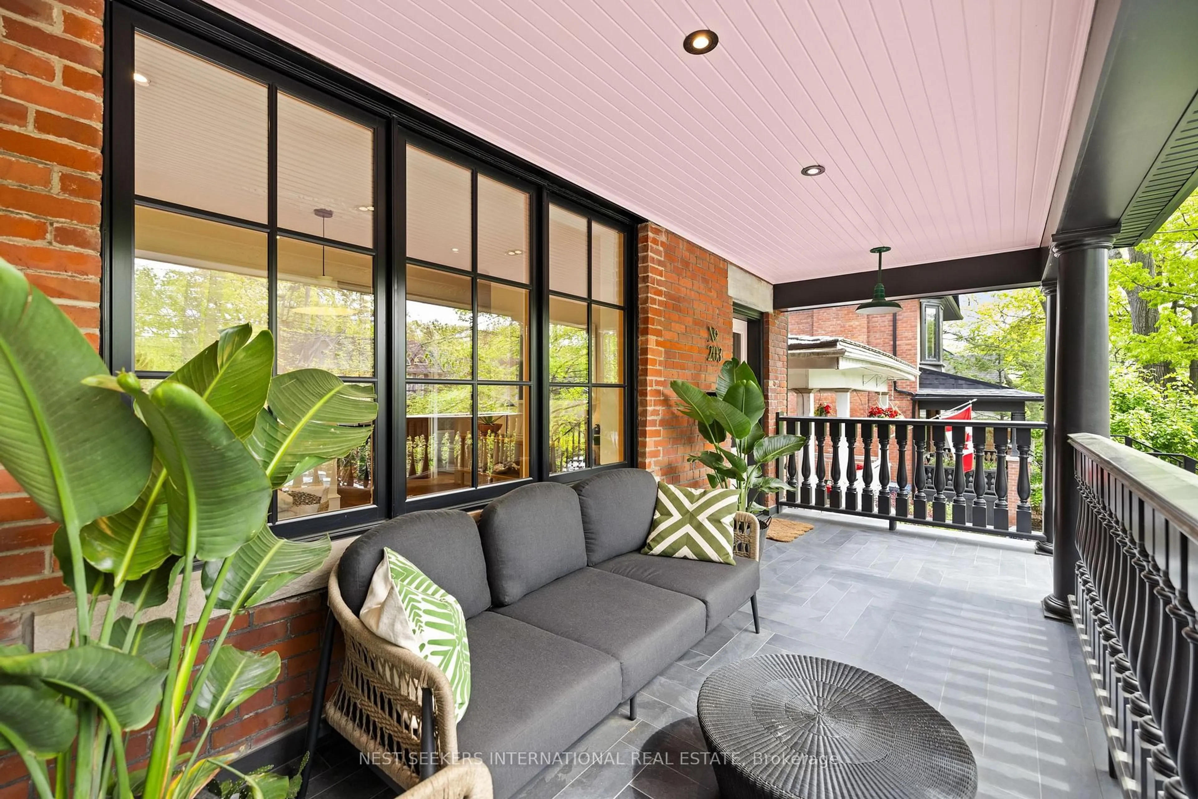 Patio, street for 203 Willow Ave, Toronto Ontario M4E 3K4