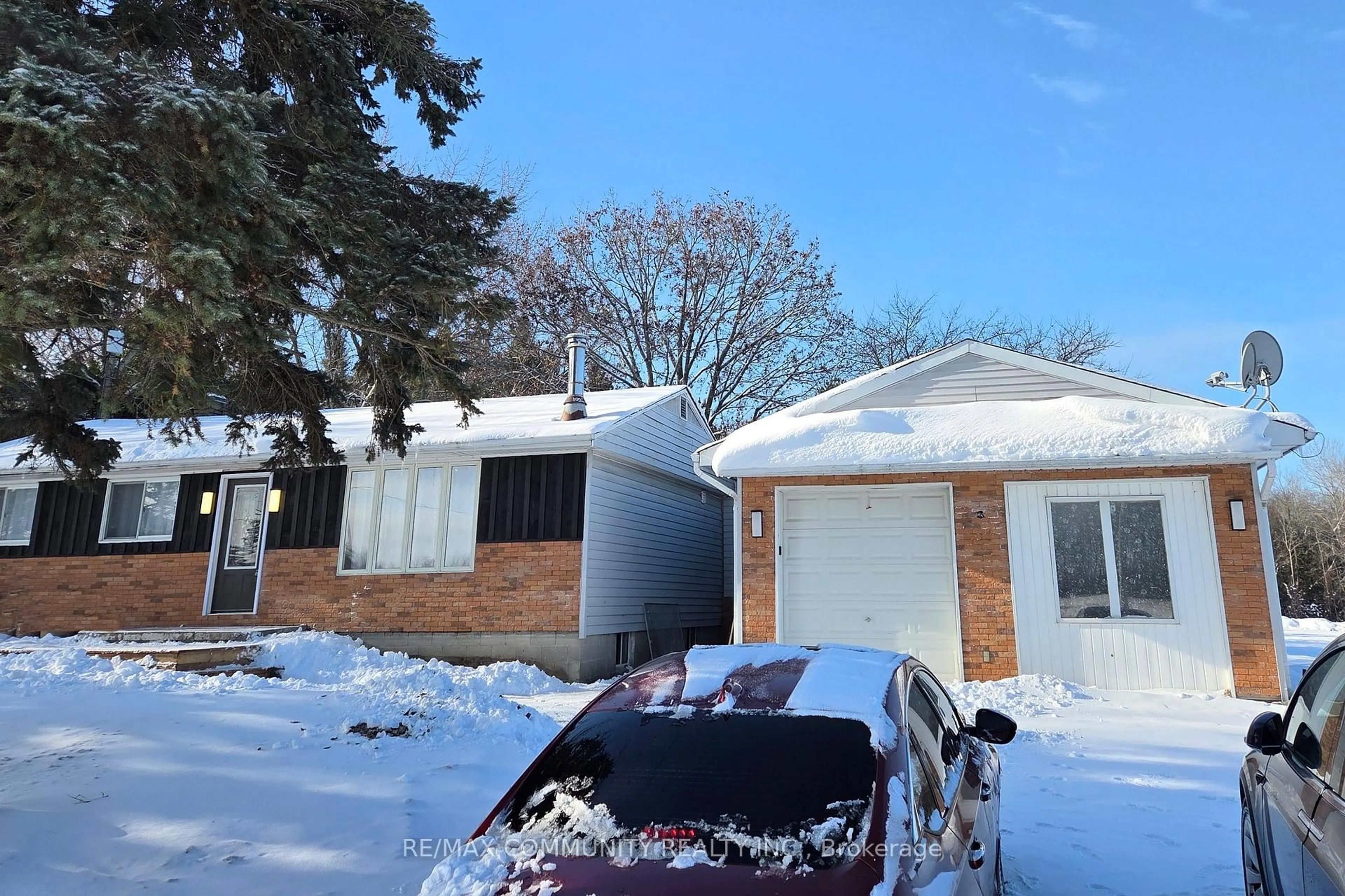 A pic from outside/outdoor area/front of a property/back of a property/a pic from drone, street for 11490 Simcoe St, Scugog Ontario L9L 1B3