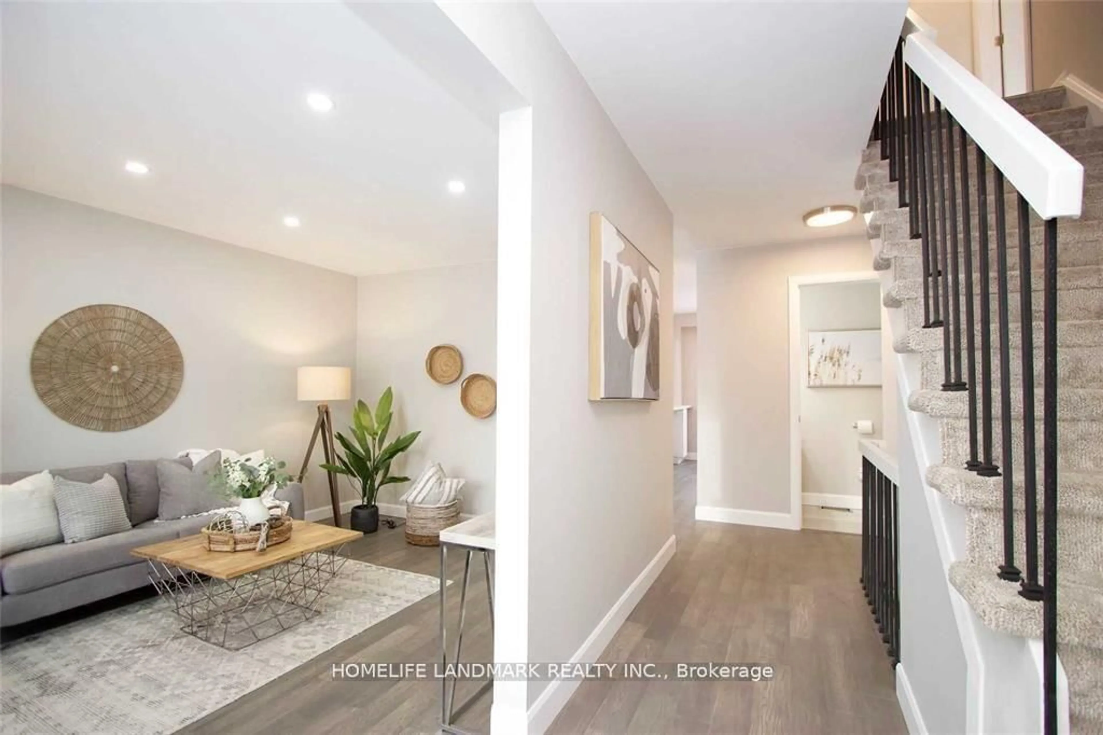 Indoor entryway for 1240 Mulmur Crt, Pickering Ontario L1V 3L7