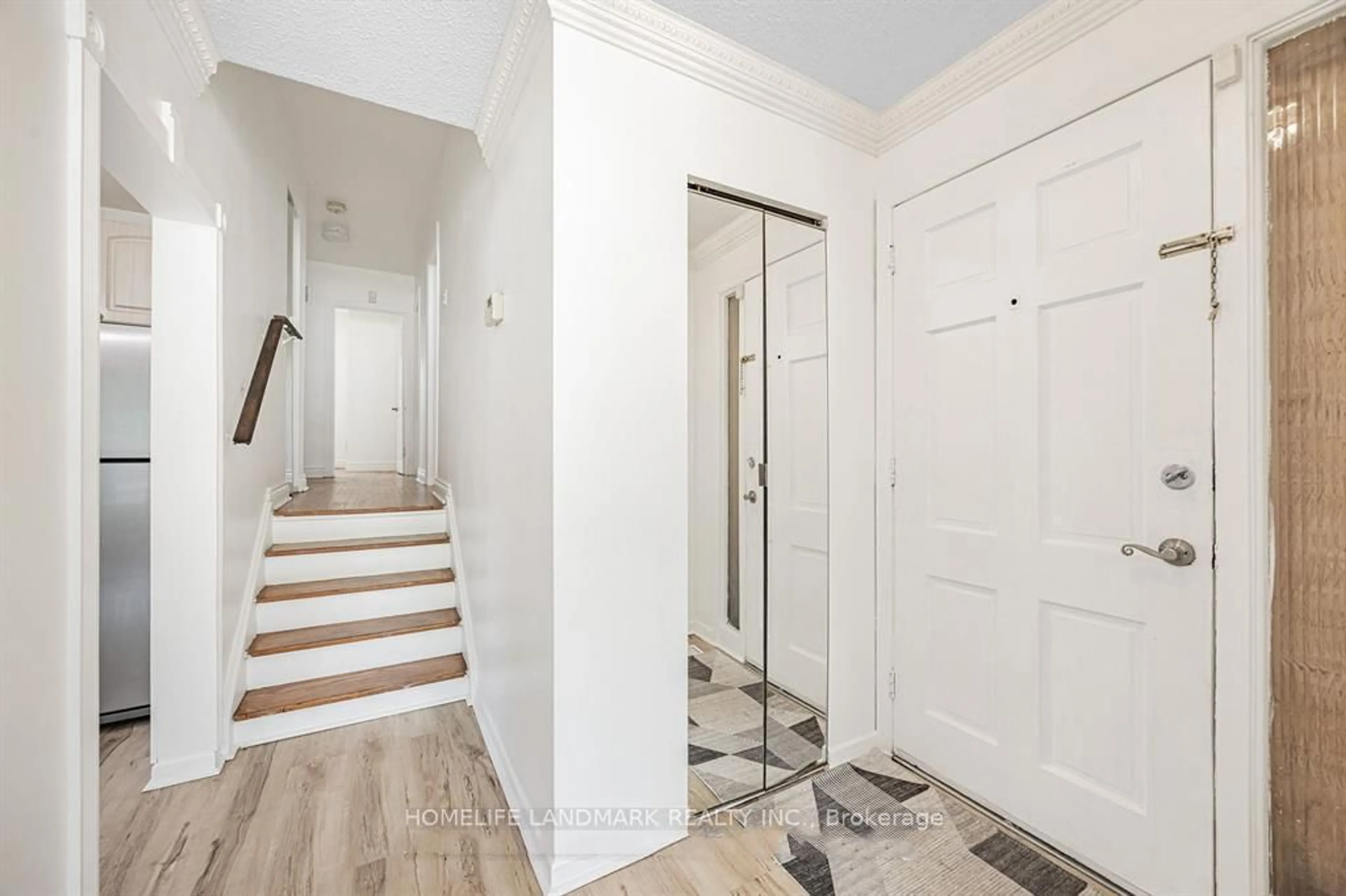 Indoor entryway for 29 Orton Park Rd, Toronto Ontario M1G 3G2