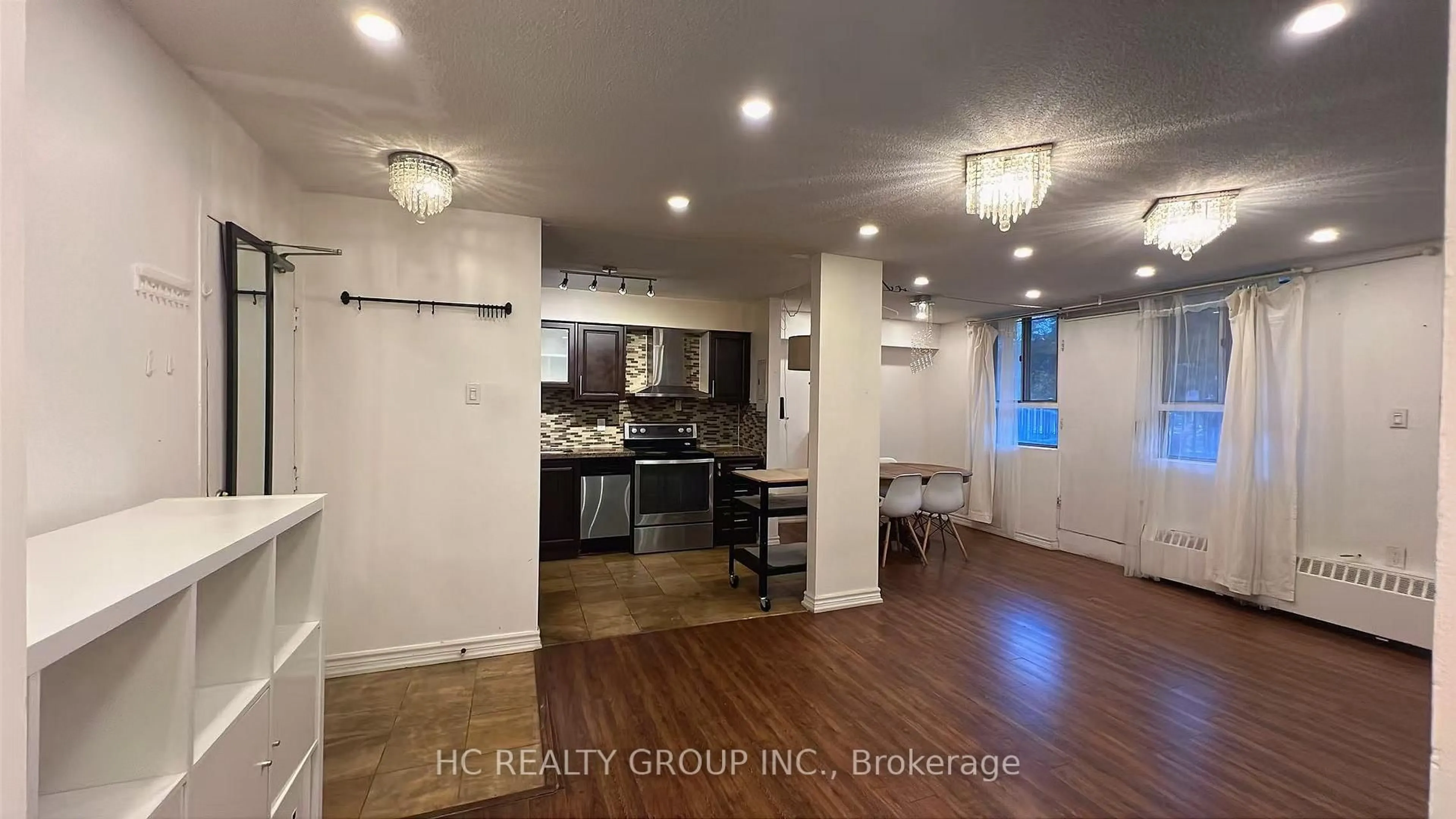 Open concept kitchen, unknown for 100 Dundalk Dr #107, Toronto Ontario M1P 4V2