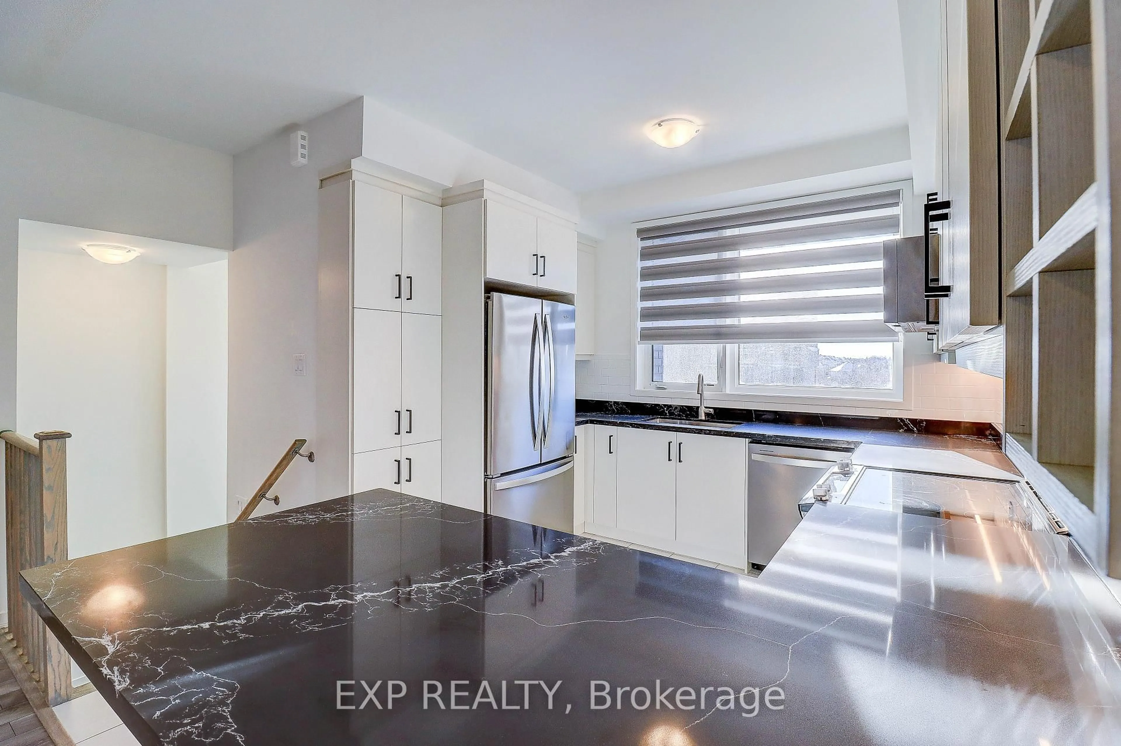 Open concept kitchen, unknown for 756 Heathrow Path, Oshawa Ontario L1K 3G4