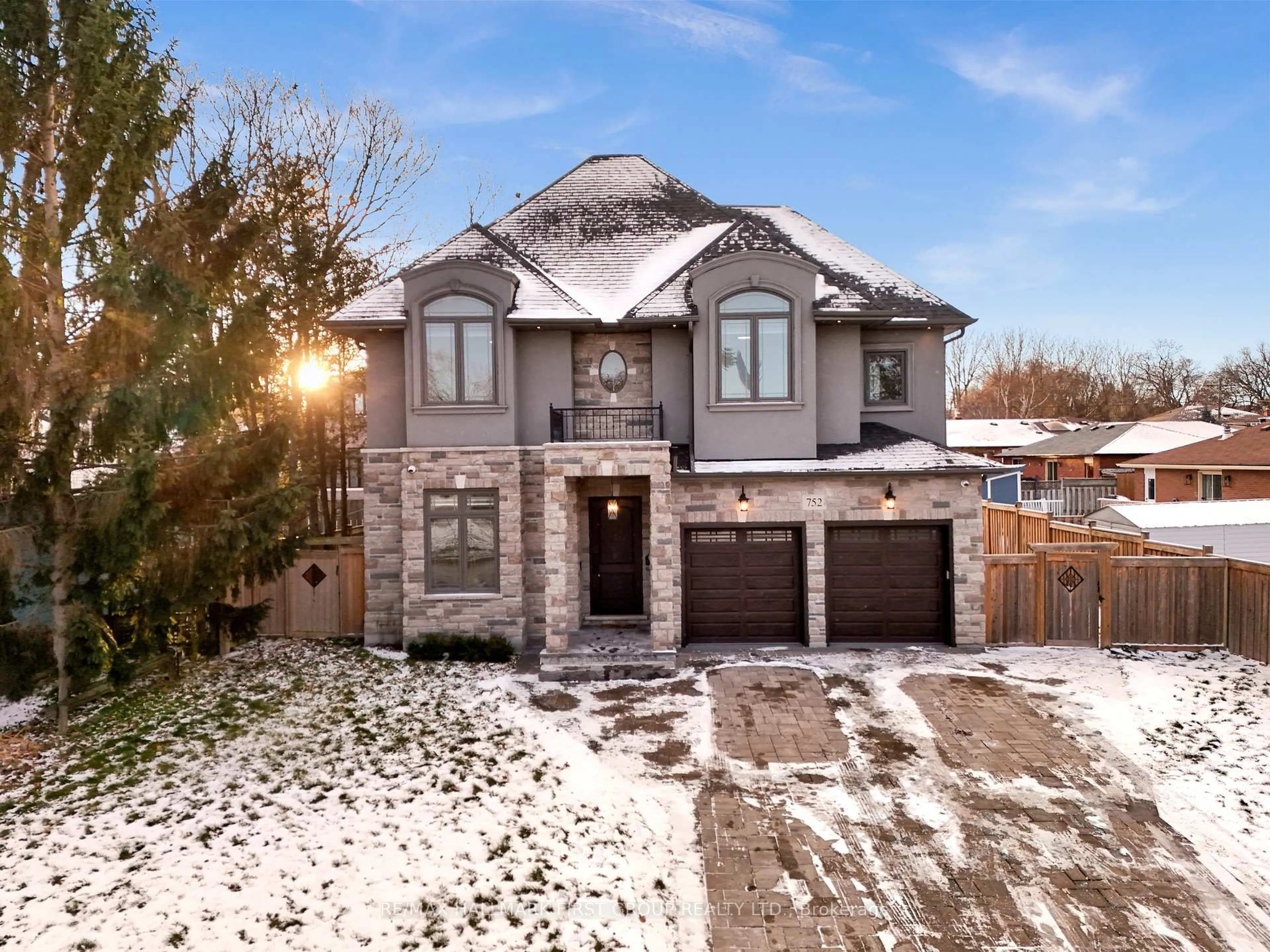 Home with brick exterior material, street for 752 Hillview Cres, Pickering Ontario L1W 2S1