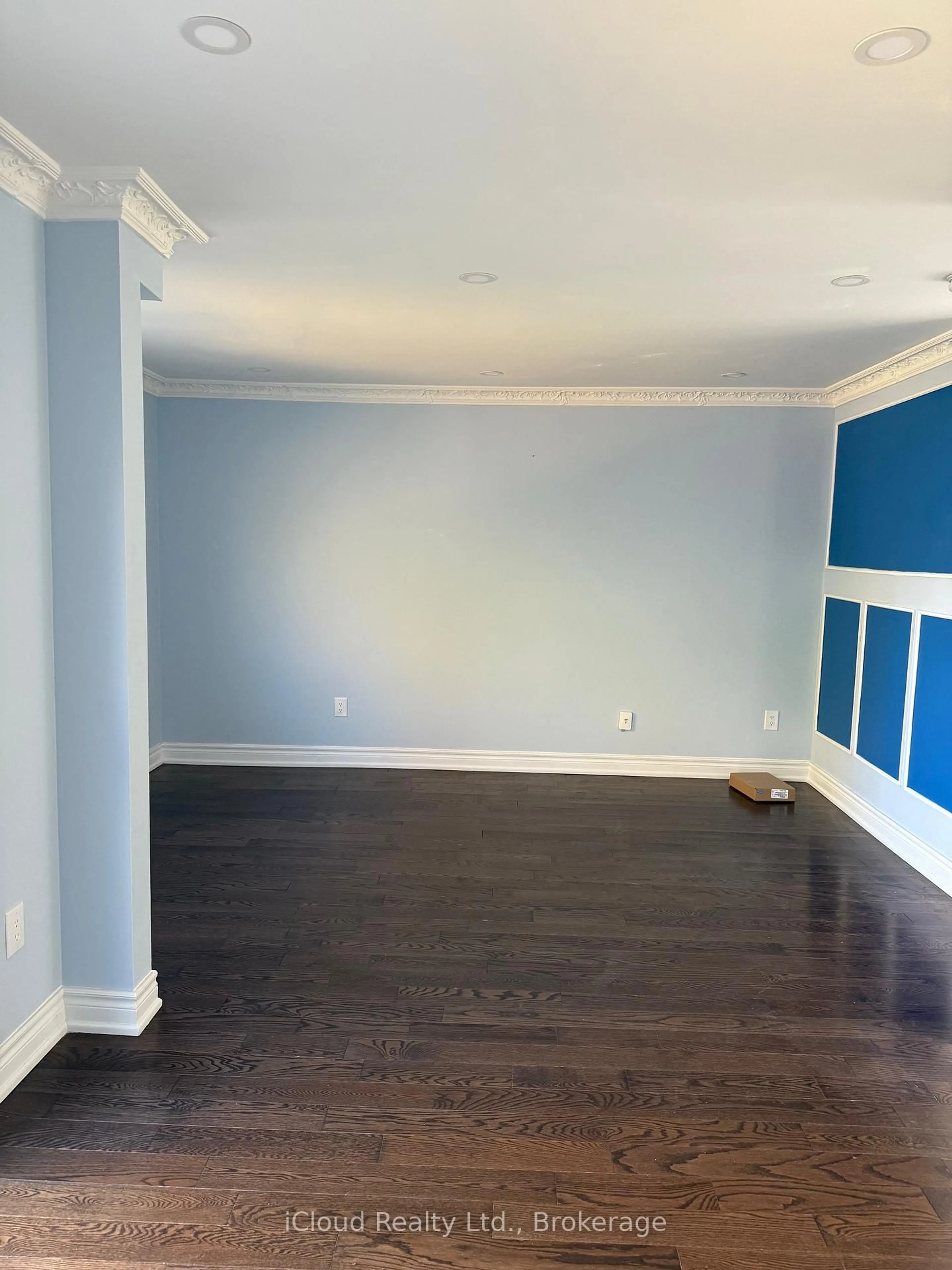 A pic of a room for 82 Chatfield Dr, Ajax Ontario L1T 2J9