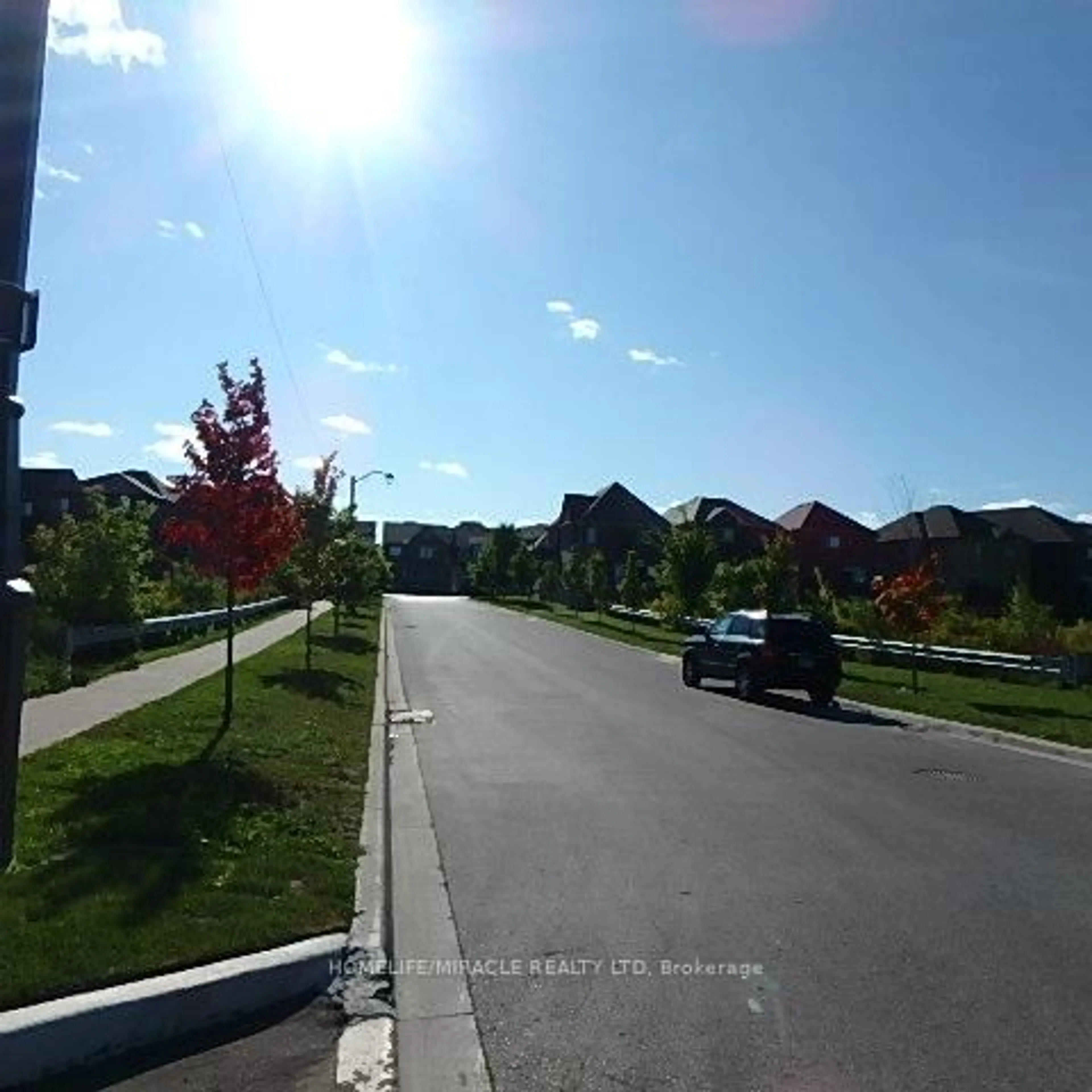 Blurry image for 385 Arctic Red Dr #111, Oshawa Ontario L1L 0W9