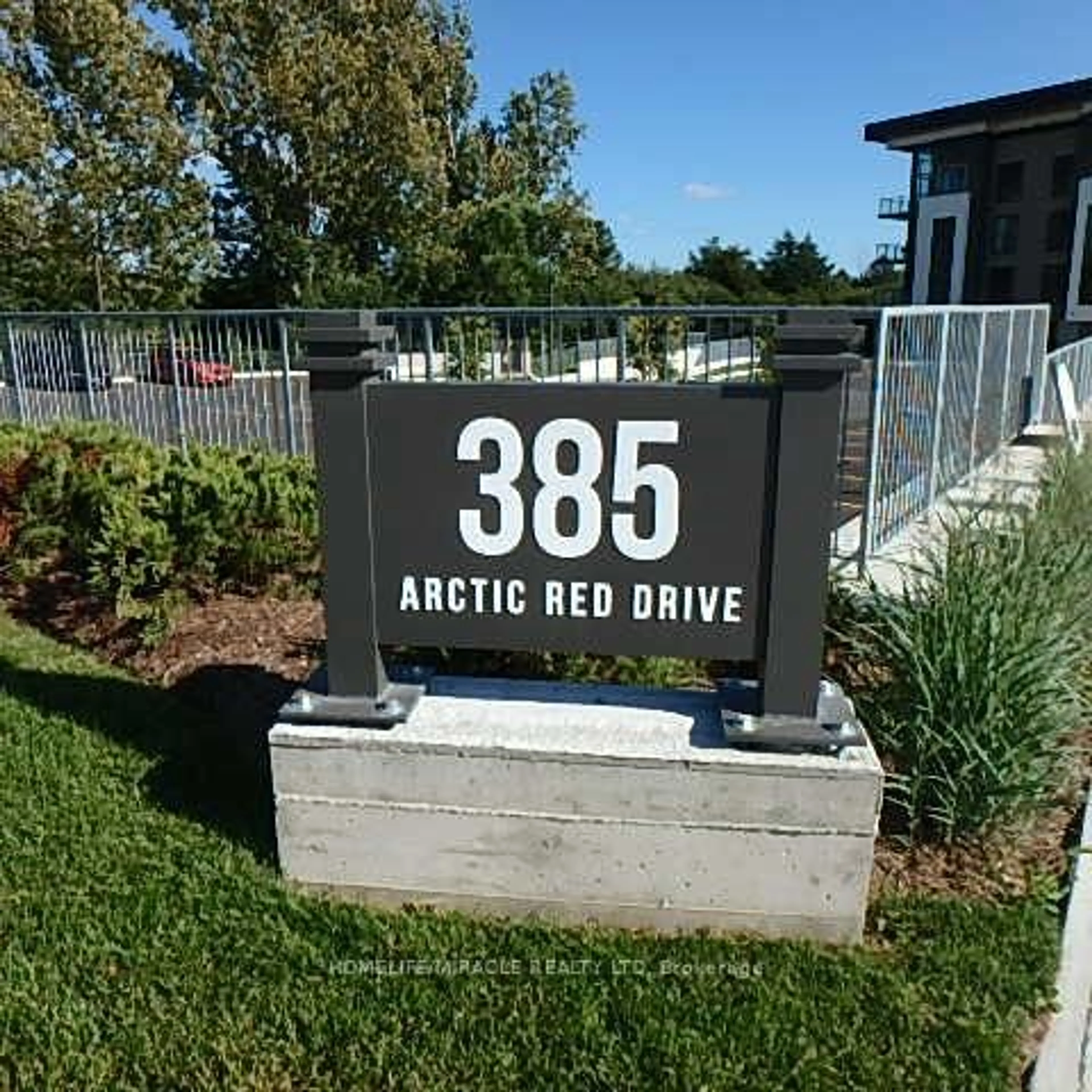 Unknown for 385 Arctic Red Dr #111, Oshawa Ontario L1L 0W9