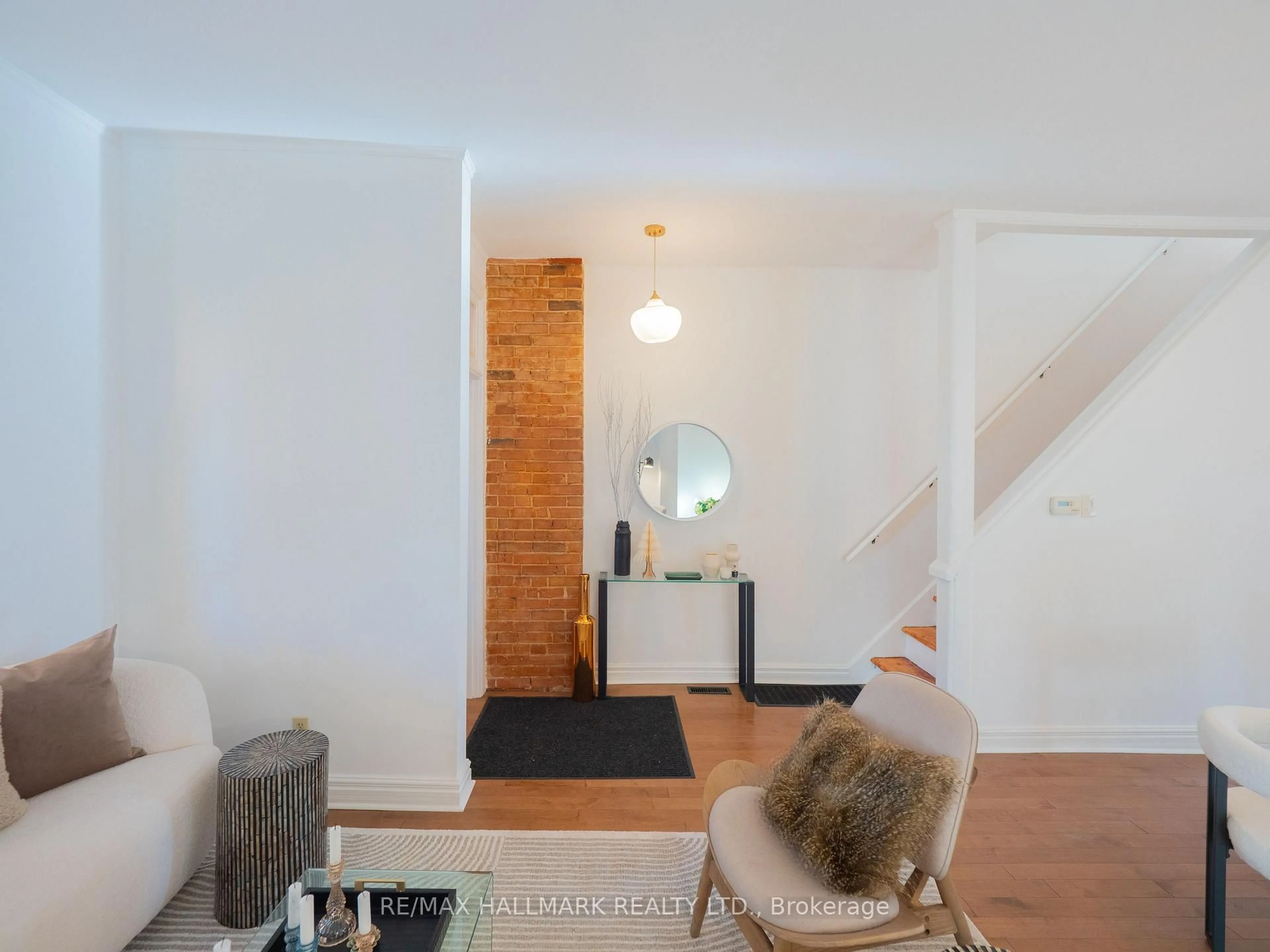 Unknown for 115 Victor Ave, Toronto Ontario M4K 1A7