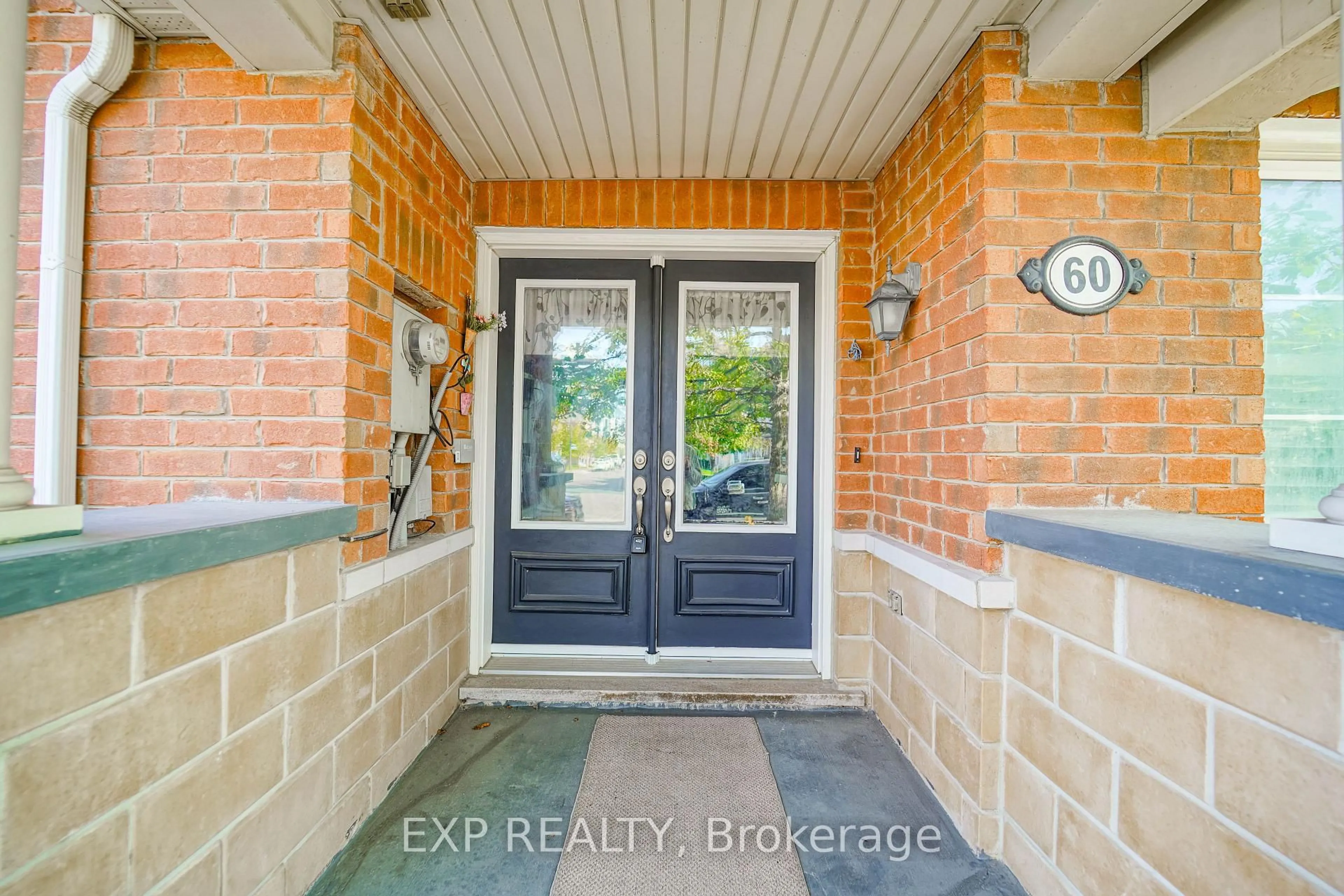 Indoor entryway for 60 Deans Dr, Toronto Ontario M1L 0C1