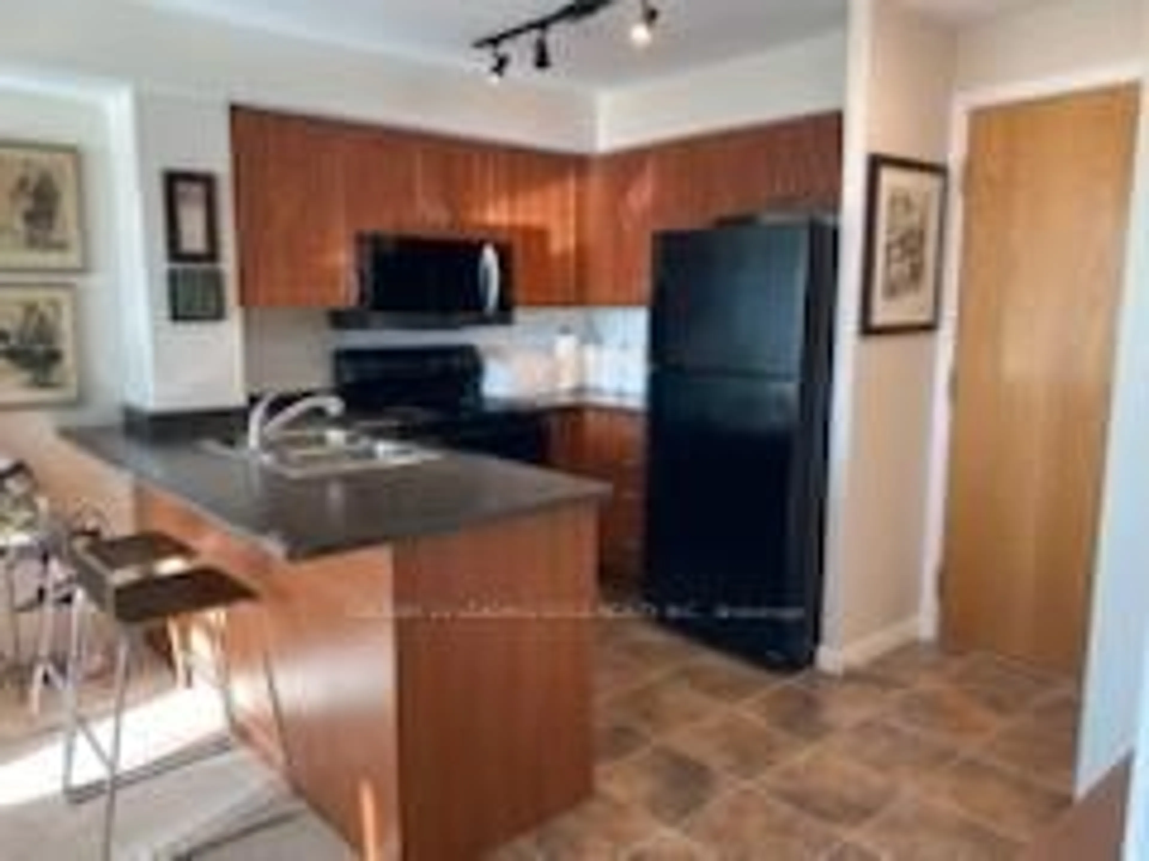 Standard kitchen, unknown for 340 Watson St #318, Whitby Ontario L1N 9G1