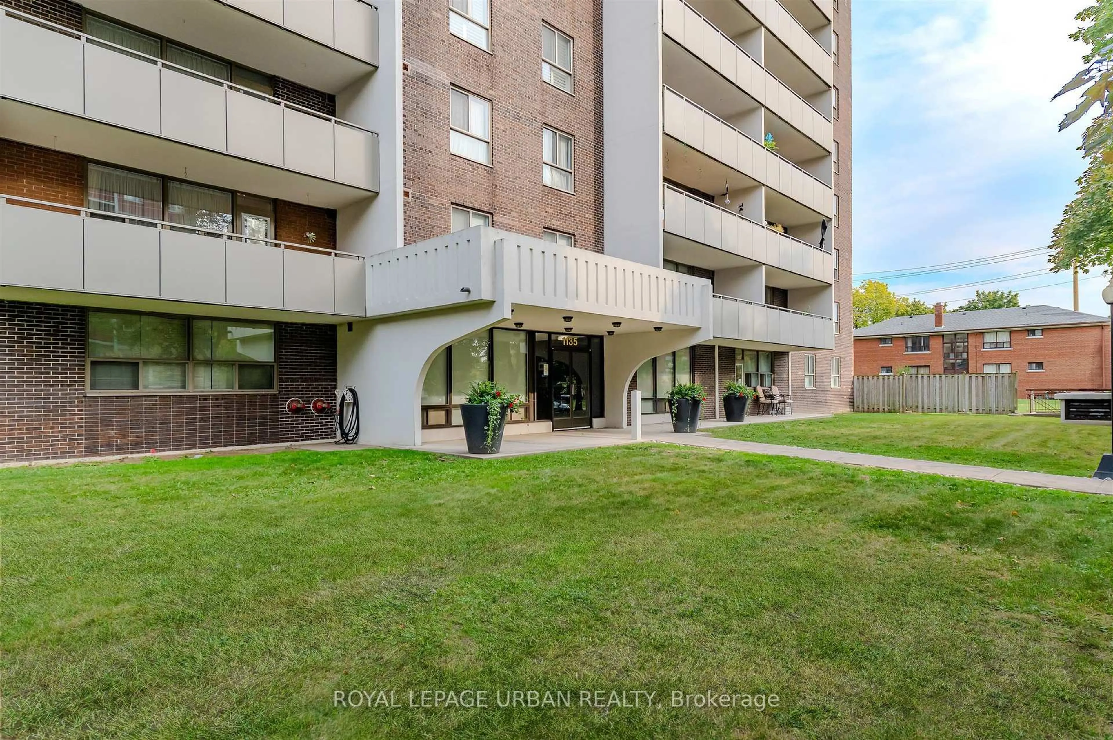 Unknown for 1135 Logan Ave #806, Toronto Ontario M4K 3Y2