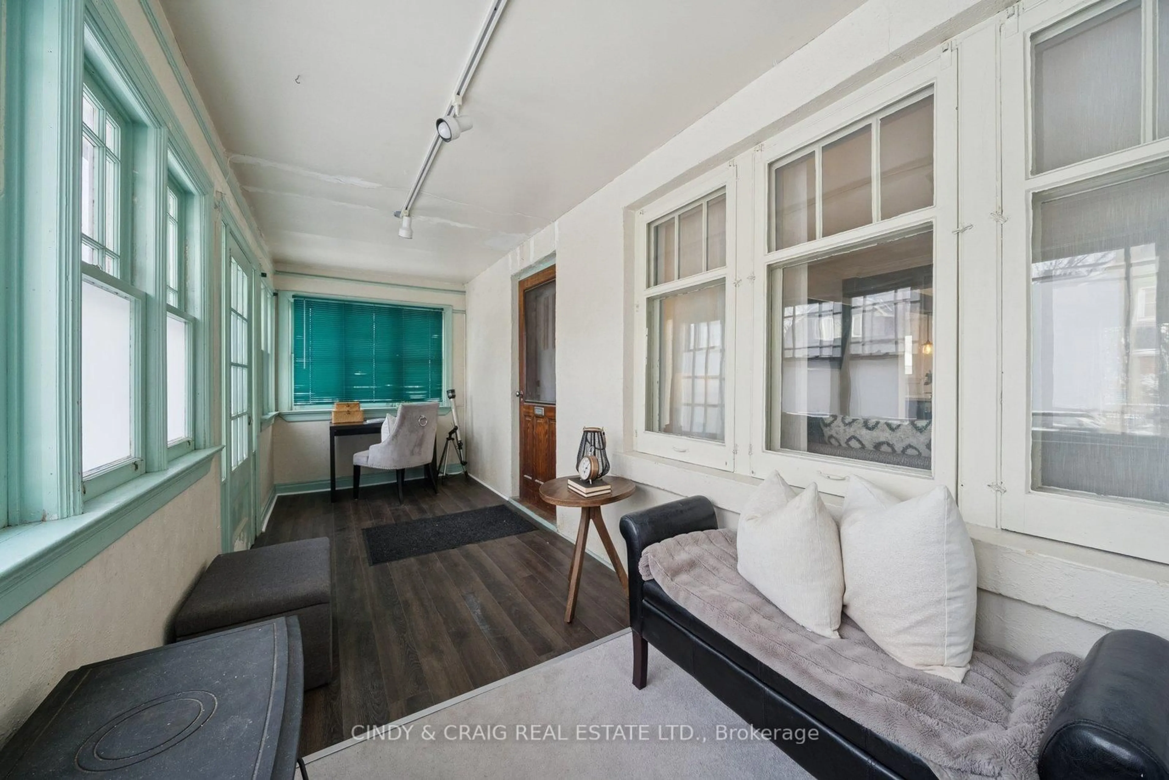 A pic of a room for 313 Colborne St, Oshawa Ontario L1G 1M6