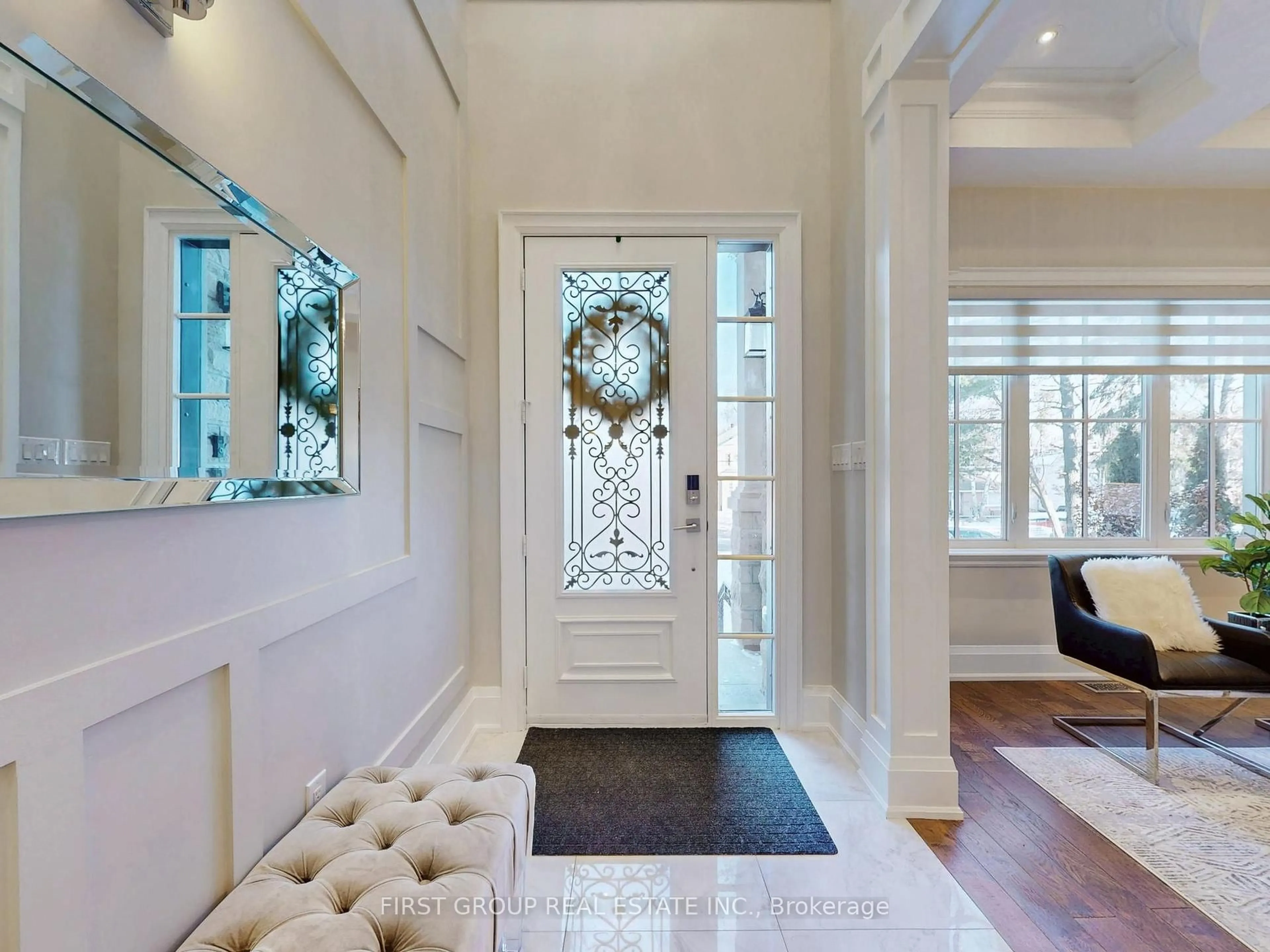 Indoor entryway for 1834 Fairport Rd, Pickering Ontario L1V 1T3