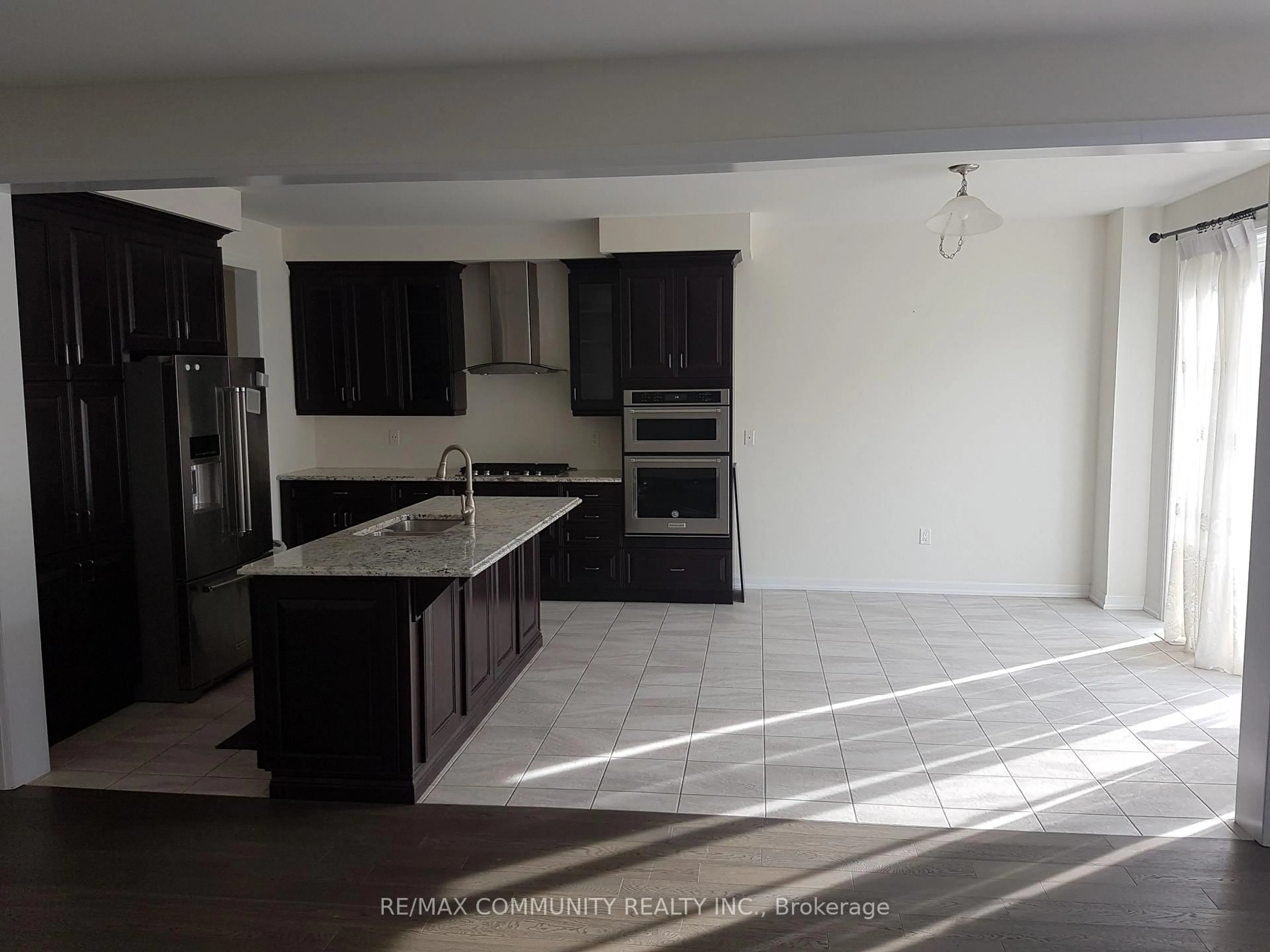 Open concept kitchen, unknown for 2447 Moonlight Cres, Pickering Ontario L1V 2P8