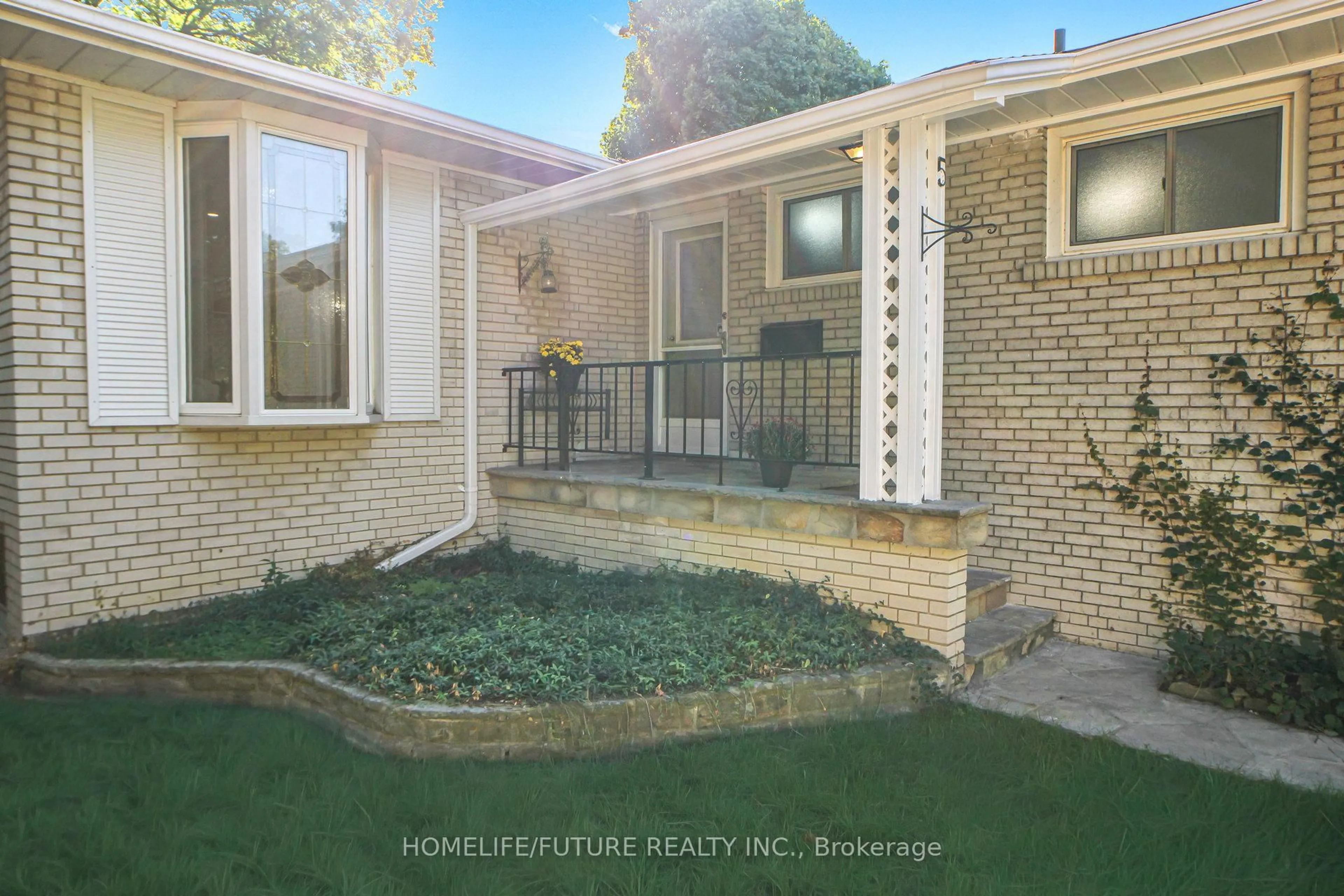 Unknown for 5 Landfair Cres, Toronto Ontario M1J 3A6