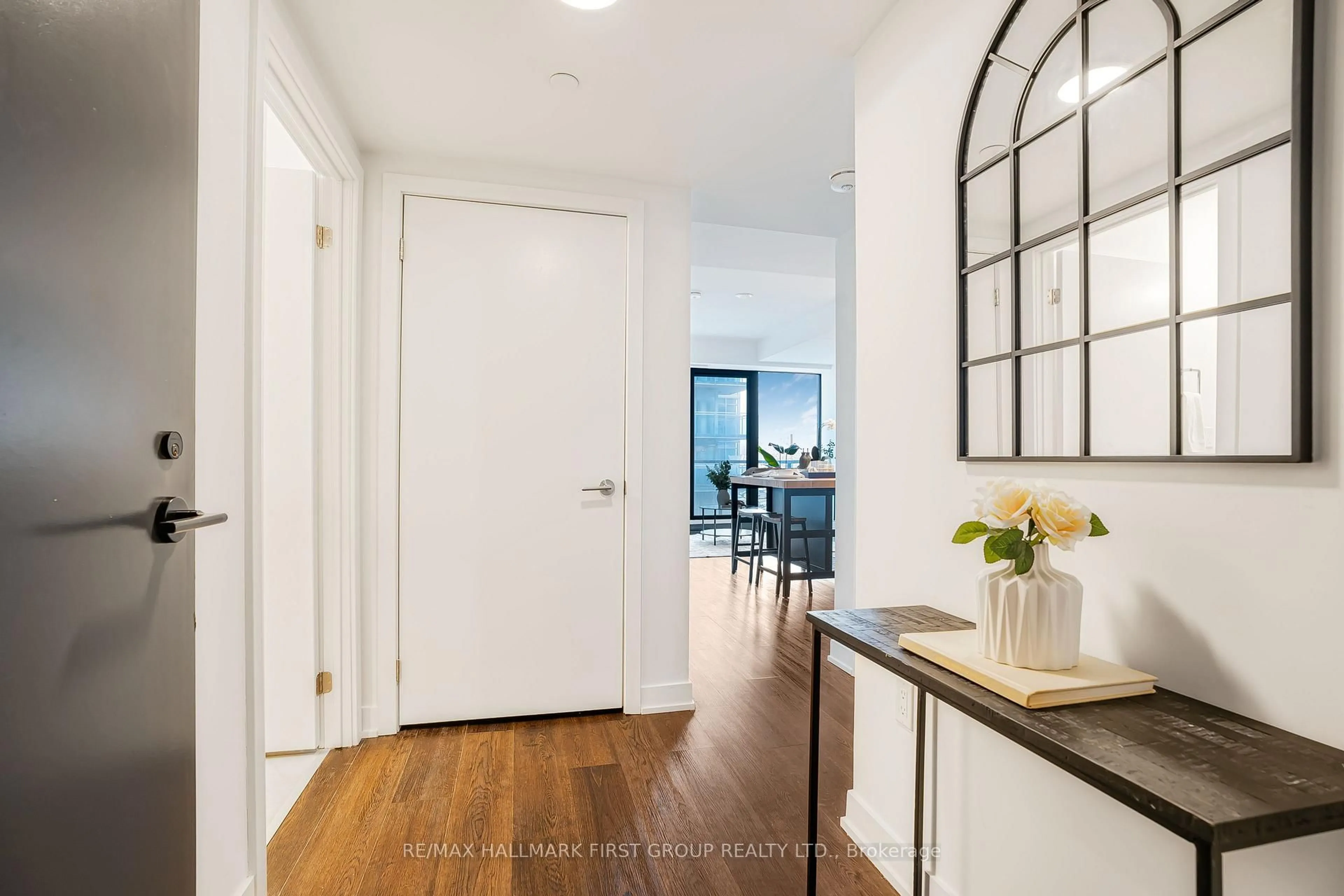 Indoor entryway for 1604 Charles St #316, Whitby Ontario L1N 0P2