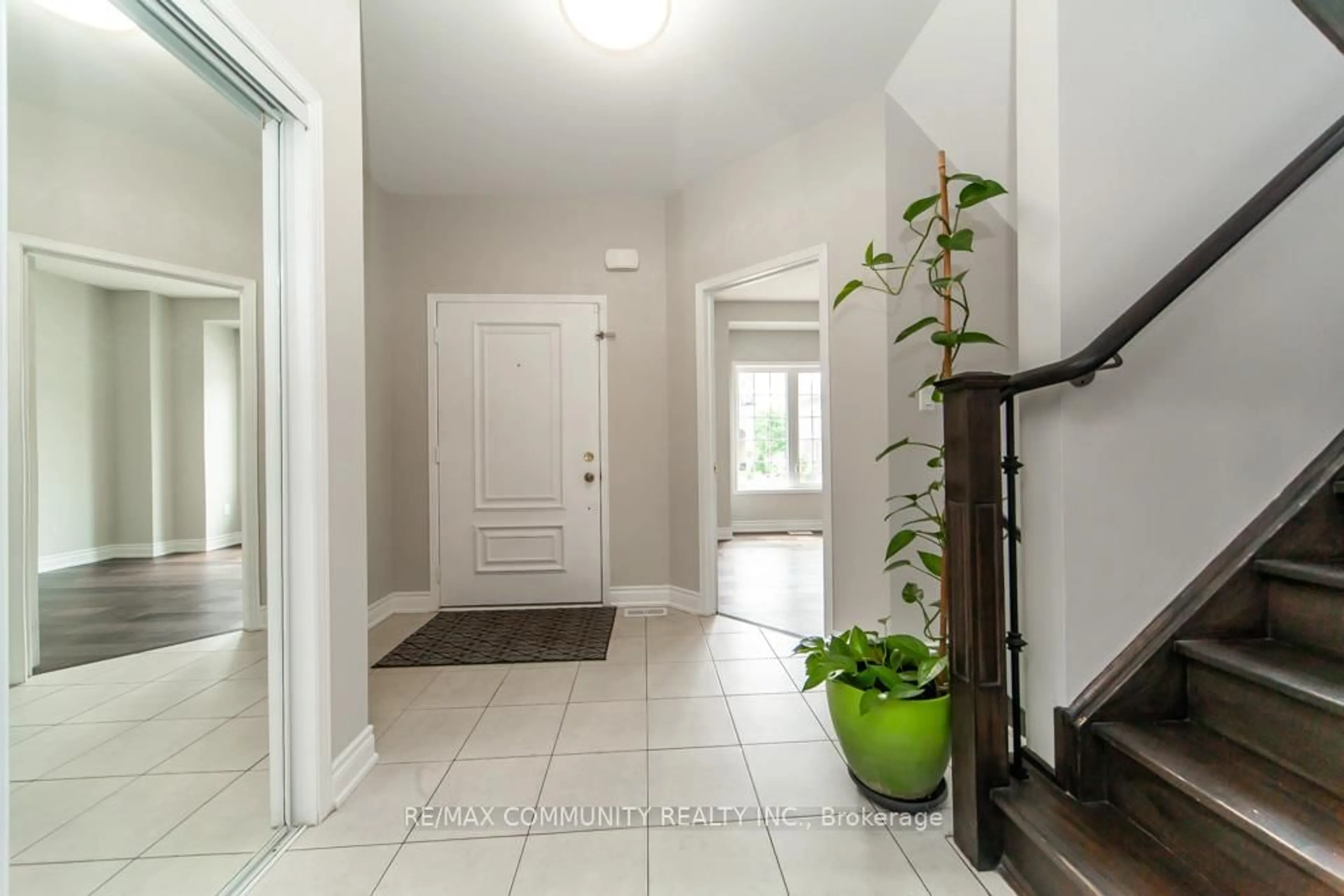 Indoor entryway for 24 Raithby Cres, Ajax Ontario L1Z 0S6