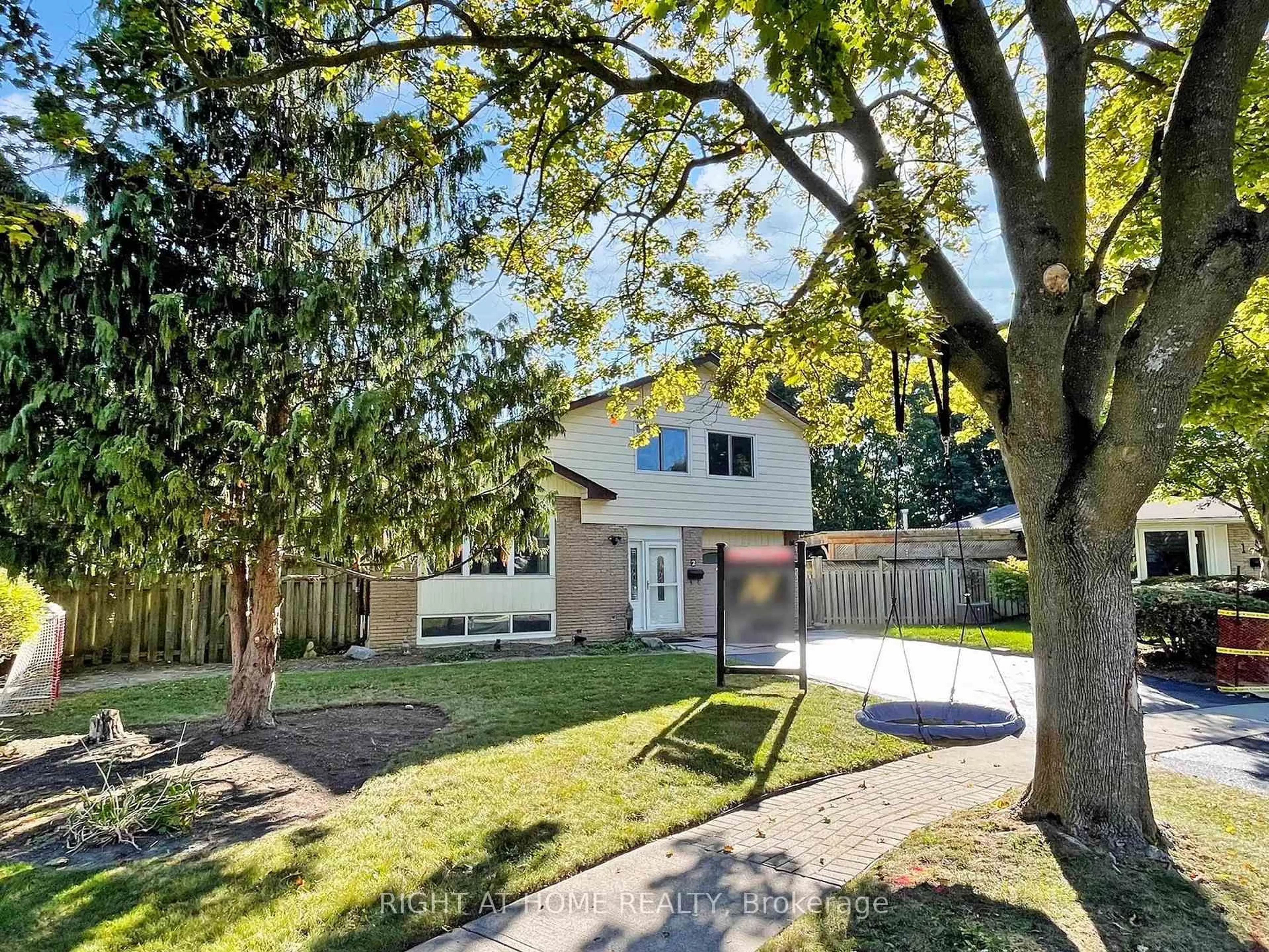 A pic from outside/outdoor area/front of a property/back of a property/a pic from drone, street for 2 Hetherington Dr, Clarington Ontario L1C 3R1