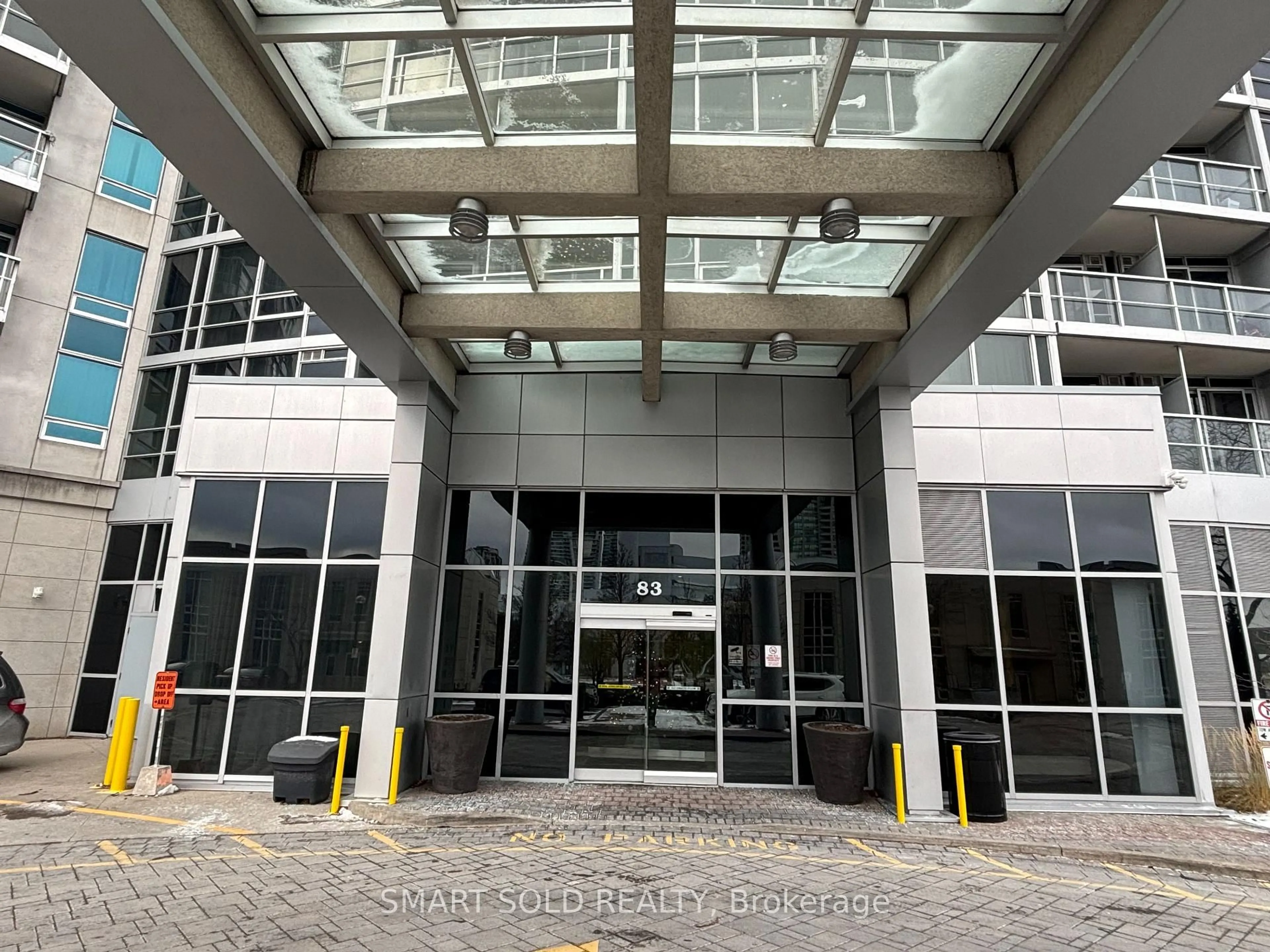 Indoor foyer for 83 Borough Dr #2310, Toronto Ontario M1P 5E4