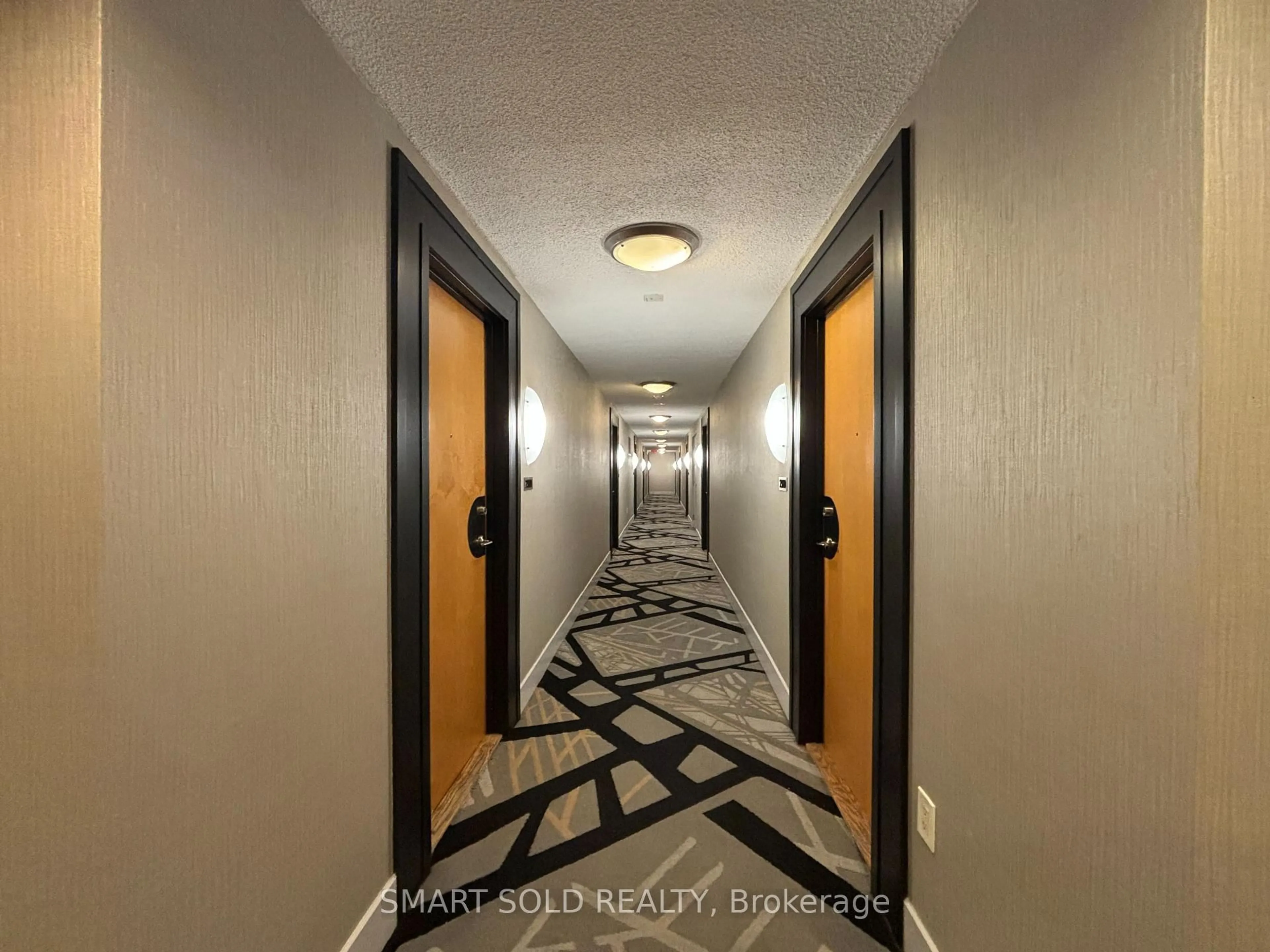 Indoor foyer for 83 Borough Dr #2310, Toronto Ontario M1P 5E4